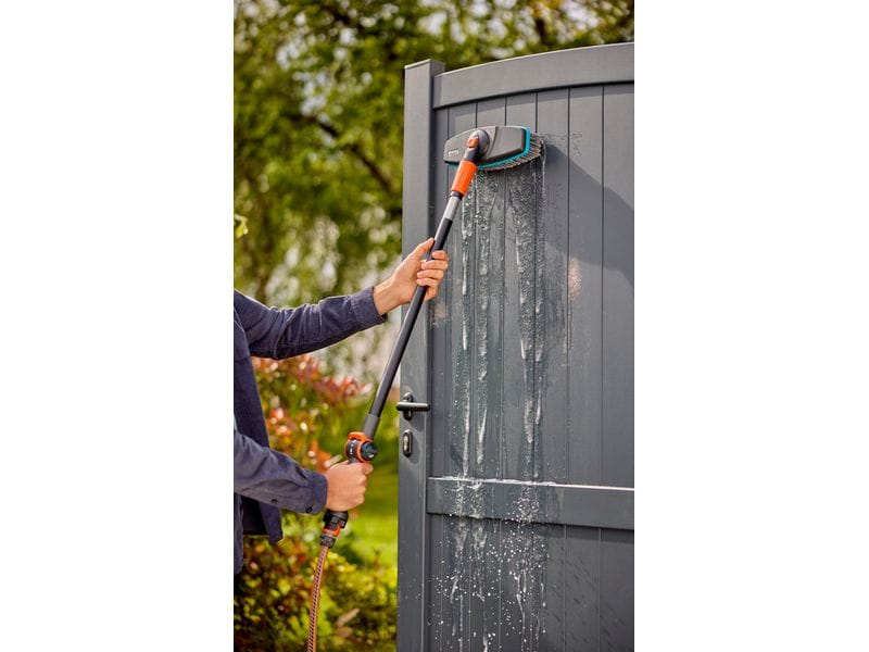 GARDENA Cleansystem Wasch-Set mit Stiel soft Set für die blitzblanke Nassreinigung – mit Stiel, Stielbürste und Reinigungstabs