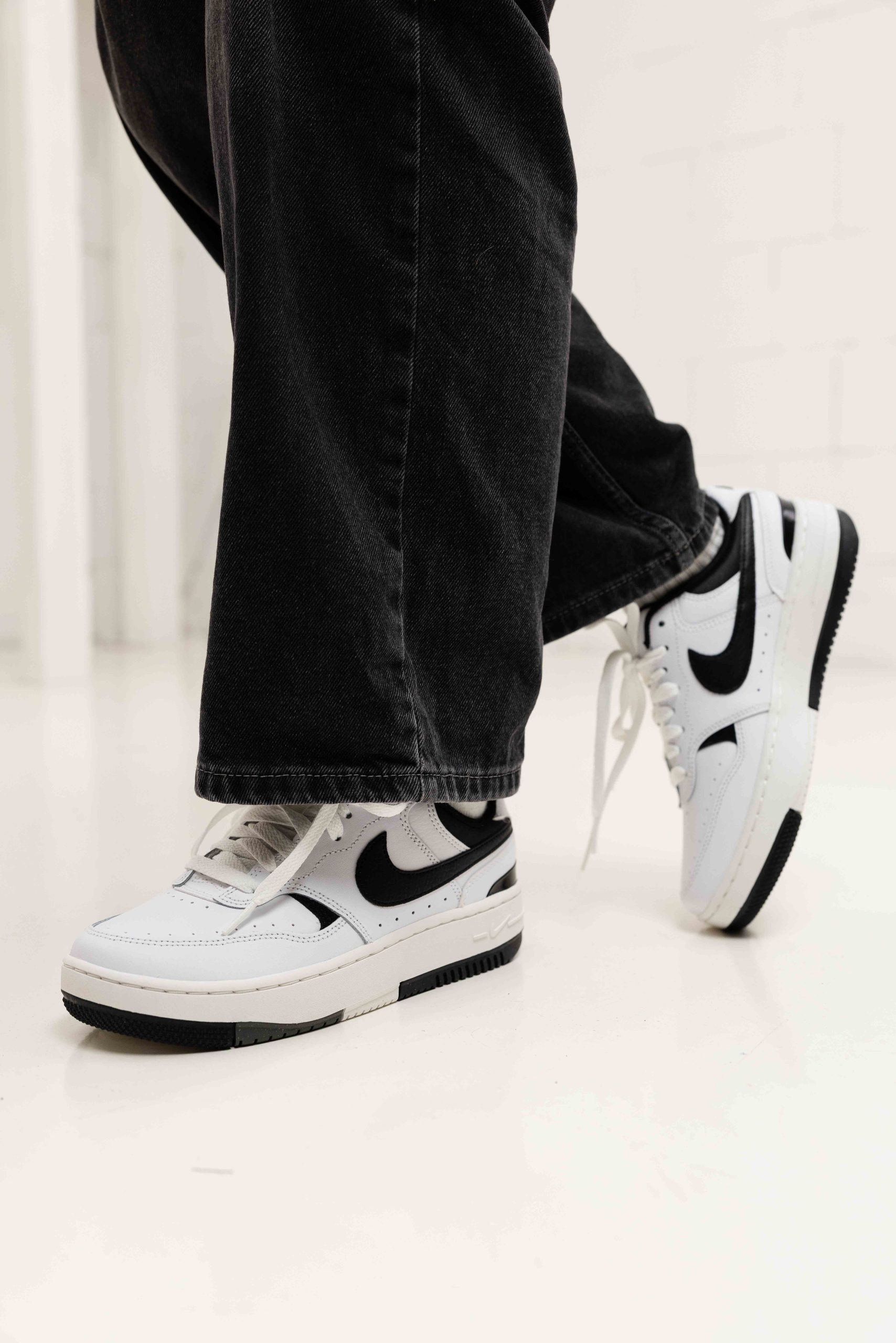 Nike Gamma Force Sneakers Dames Wit/Zwart