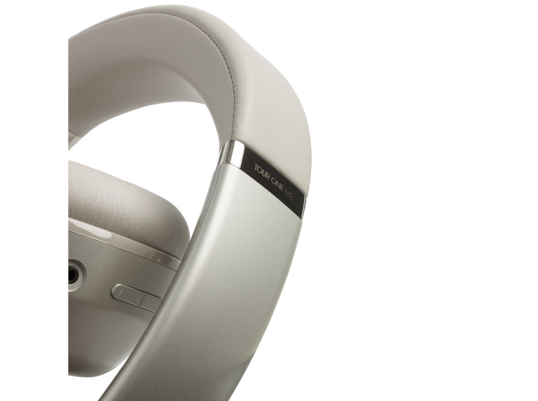 AUSCULTADORES SEM FIO JBL TOUR ONE M2 CHAMPAGNE