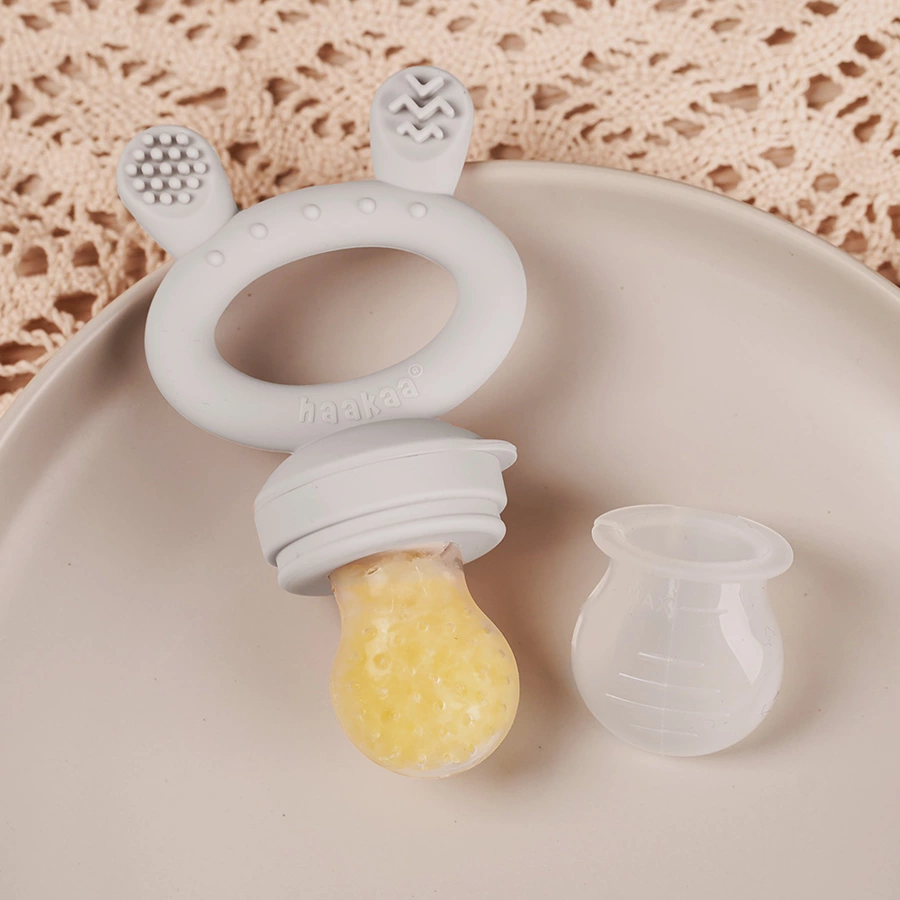 haakaa® Fruchtsauger, inkl. Gefrierhülle Set Creme
