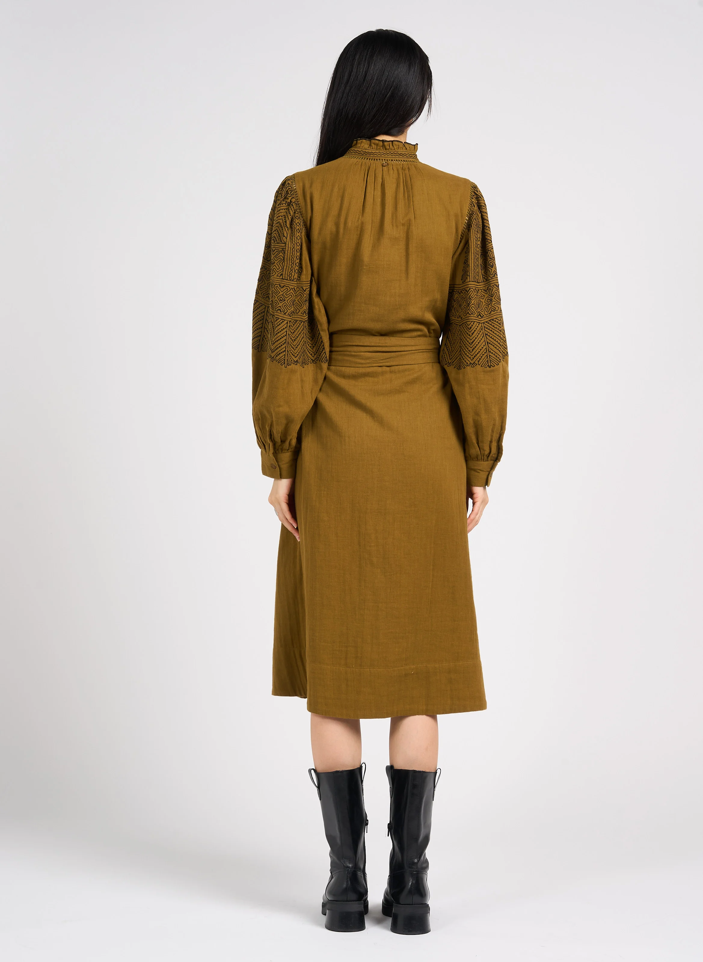 SVETLANA - Robe longue droite col montant en coton | Marron