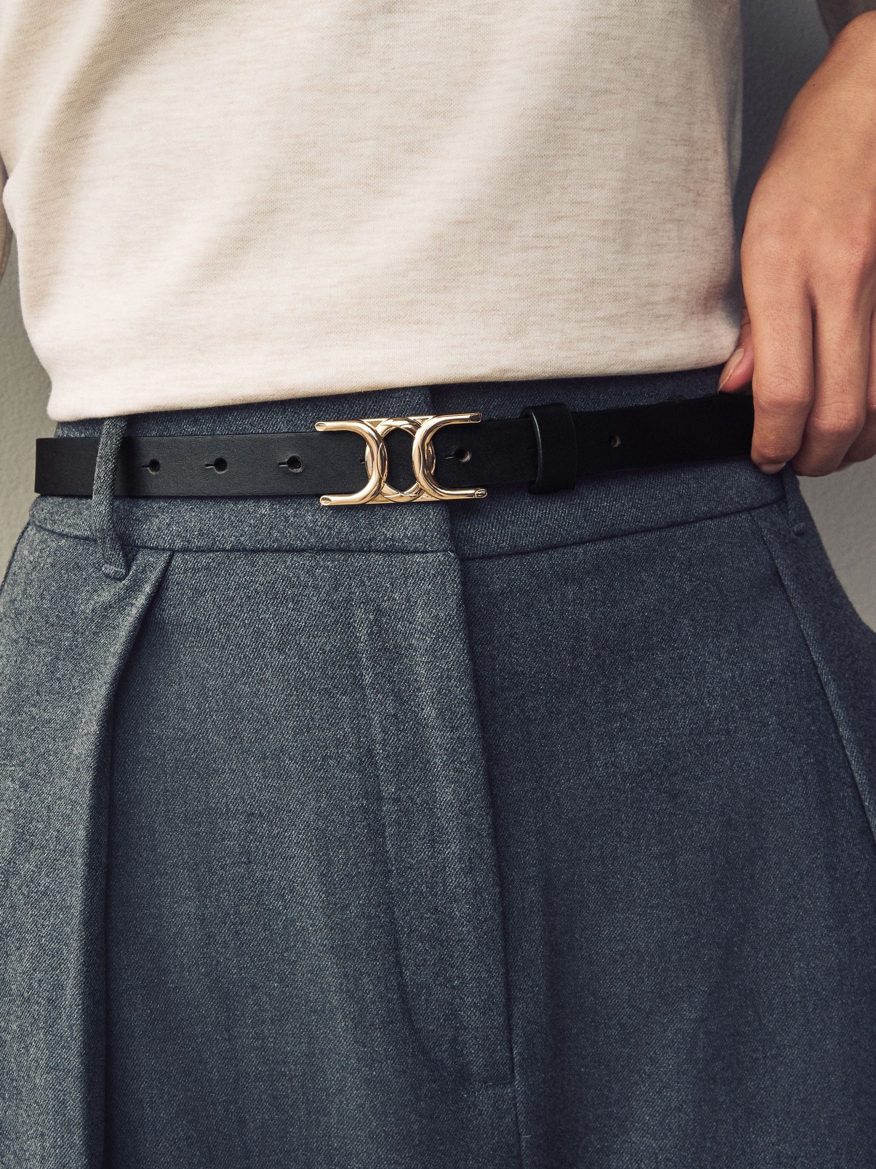 Zwart - Statement, smalle leren riem met gesp
