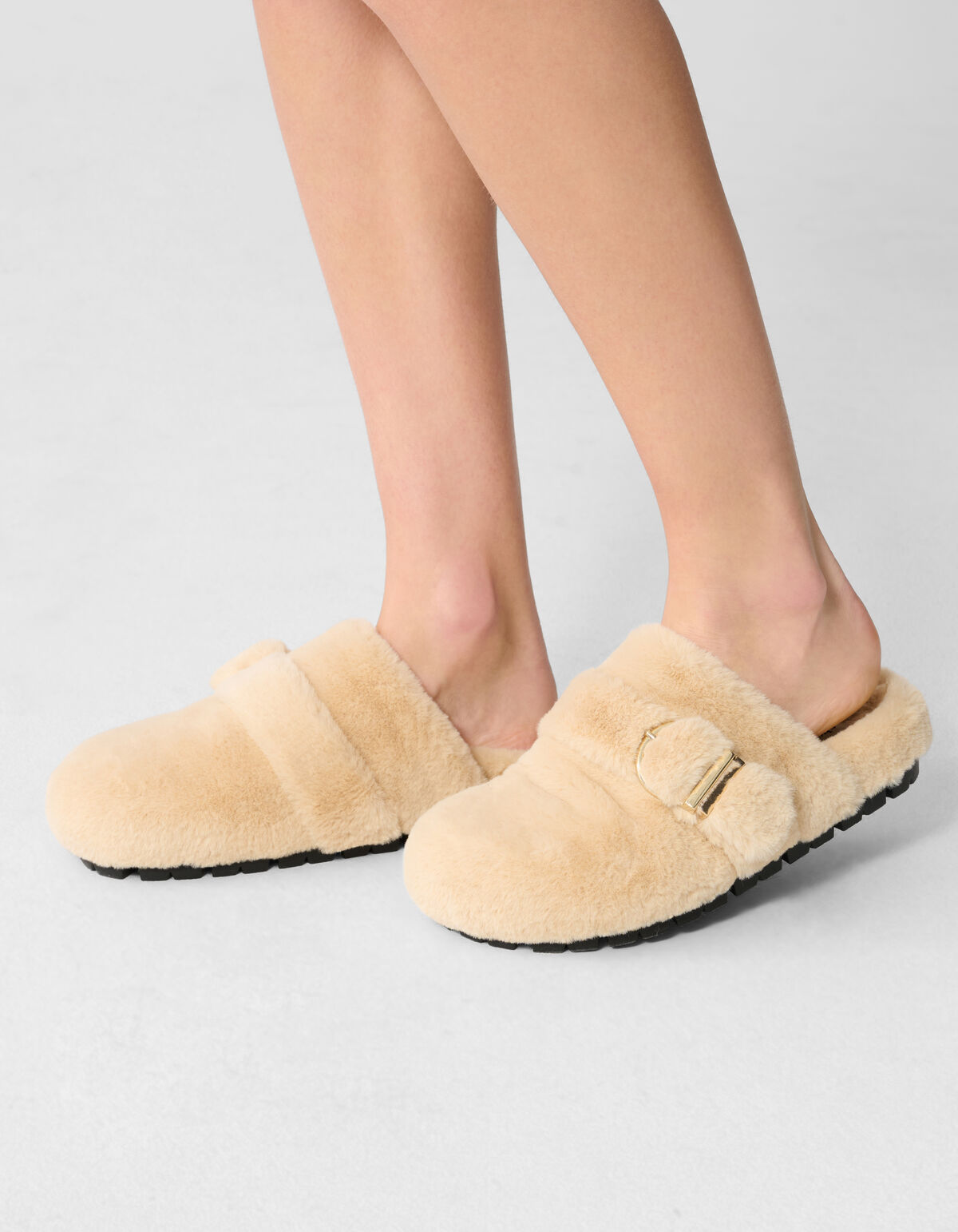 Furry Mule Zand