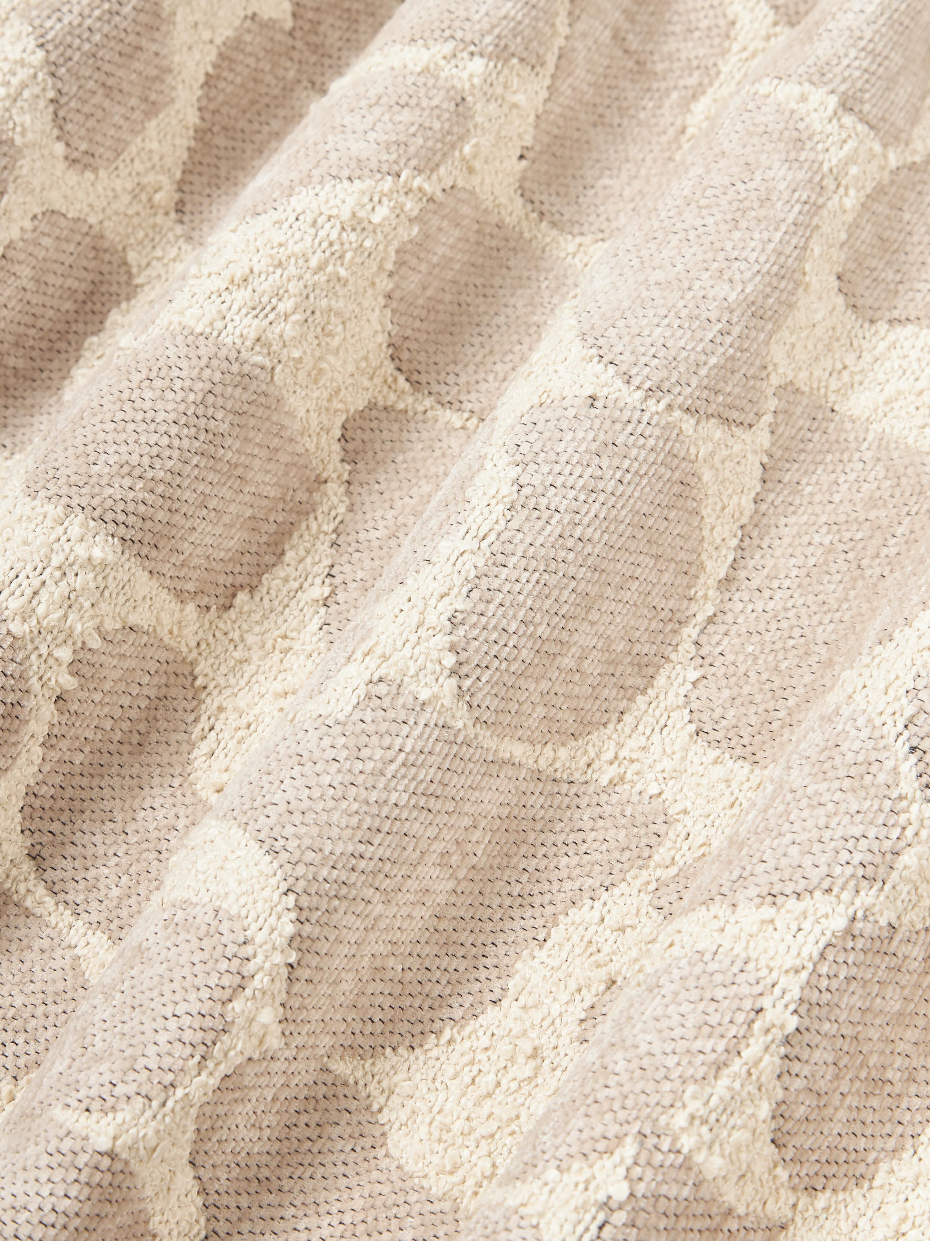 Kussenhoes Nenda van bouclé en chenille