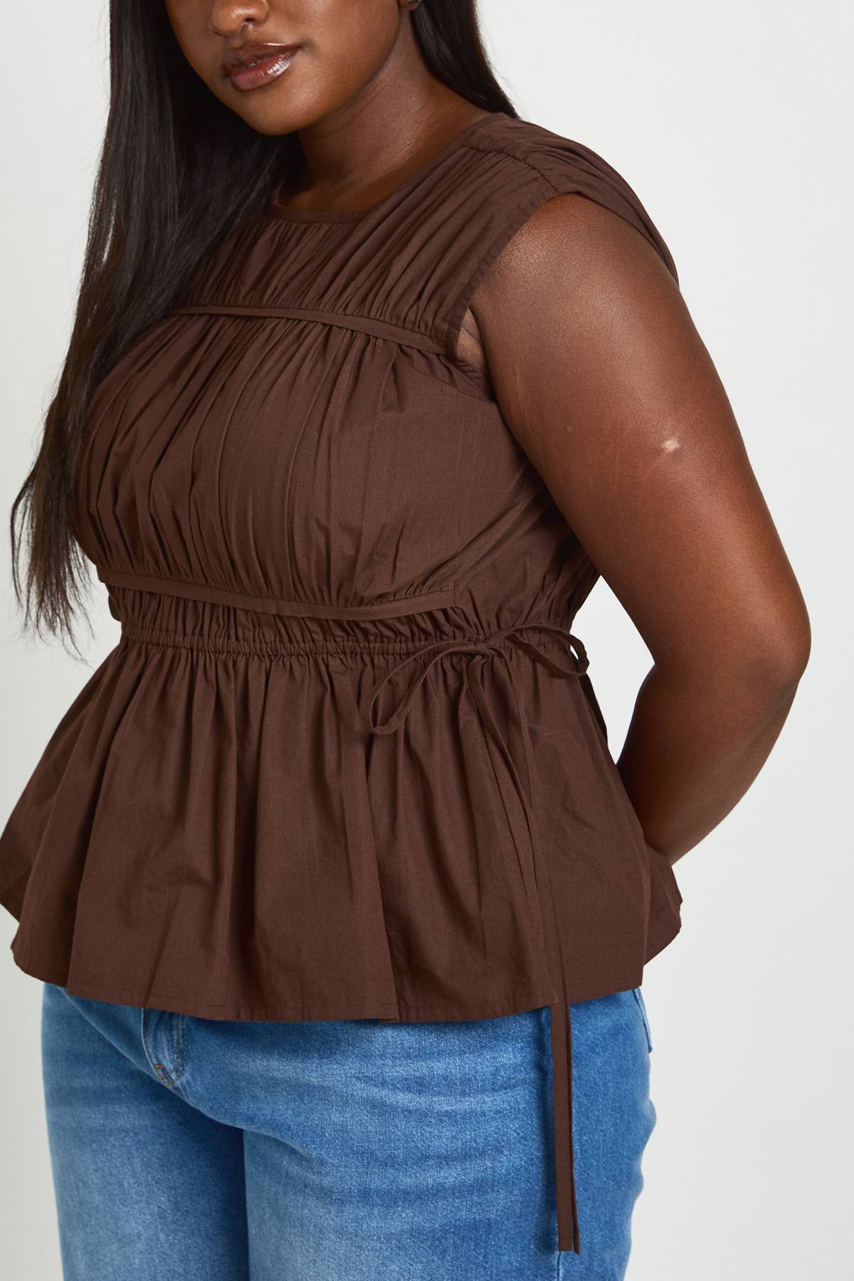 boohoo Haut En Popeline Froncée Grande Taille