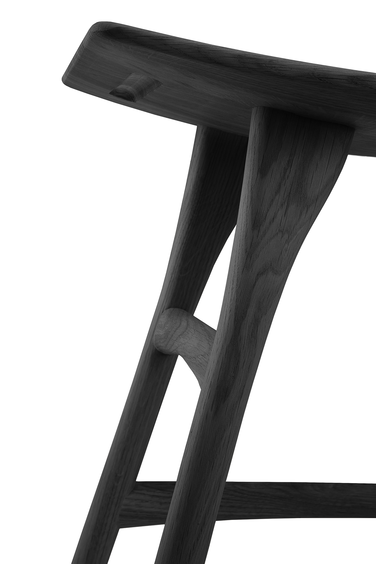 Osso kruk 45 - zwart eiken - gelakt
