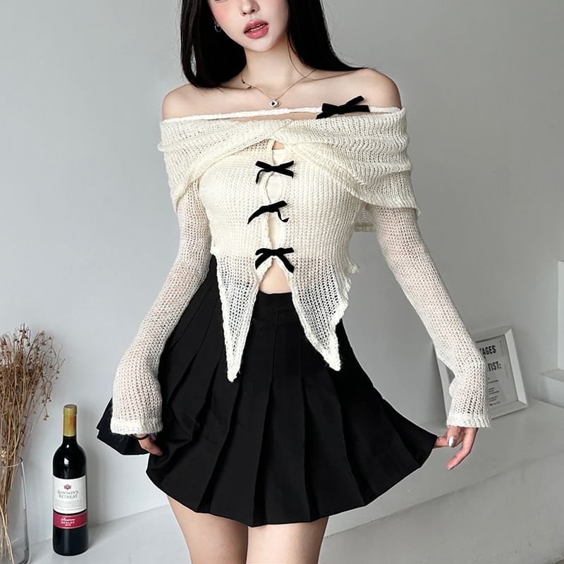 Sugarcoat - Lange mouwen off-shoulder effen asymmetrische strik accent uitsparing transparante slim fit crop gebreide top
