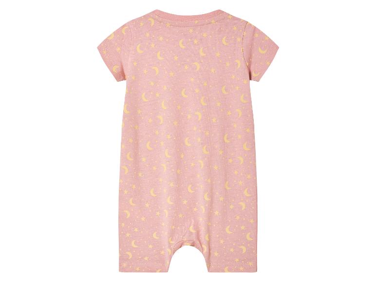 2 baby pyjama's
