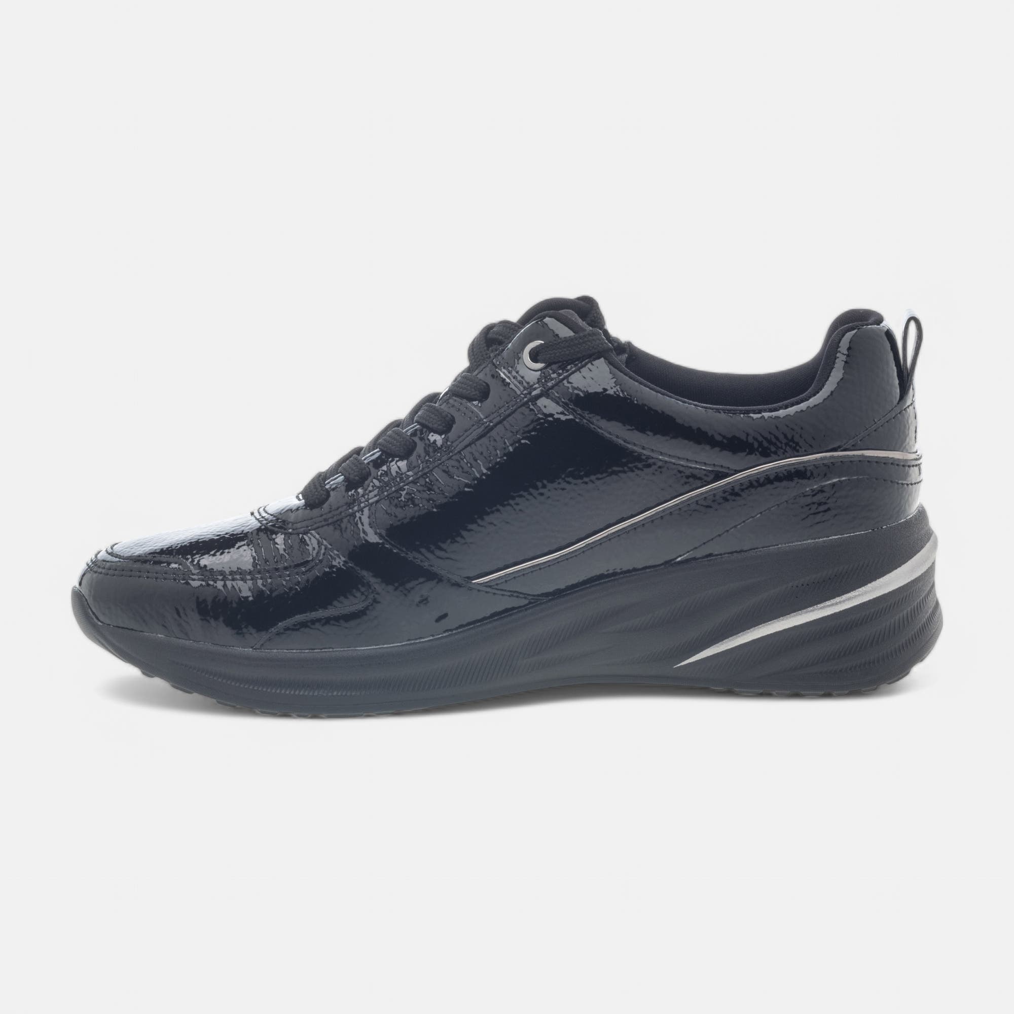 Baskets basses à talon compensé Femme noir vernis