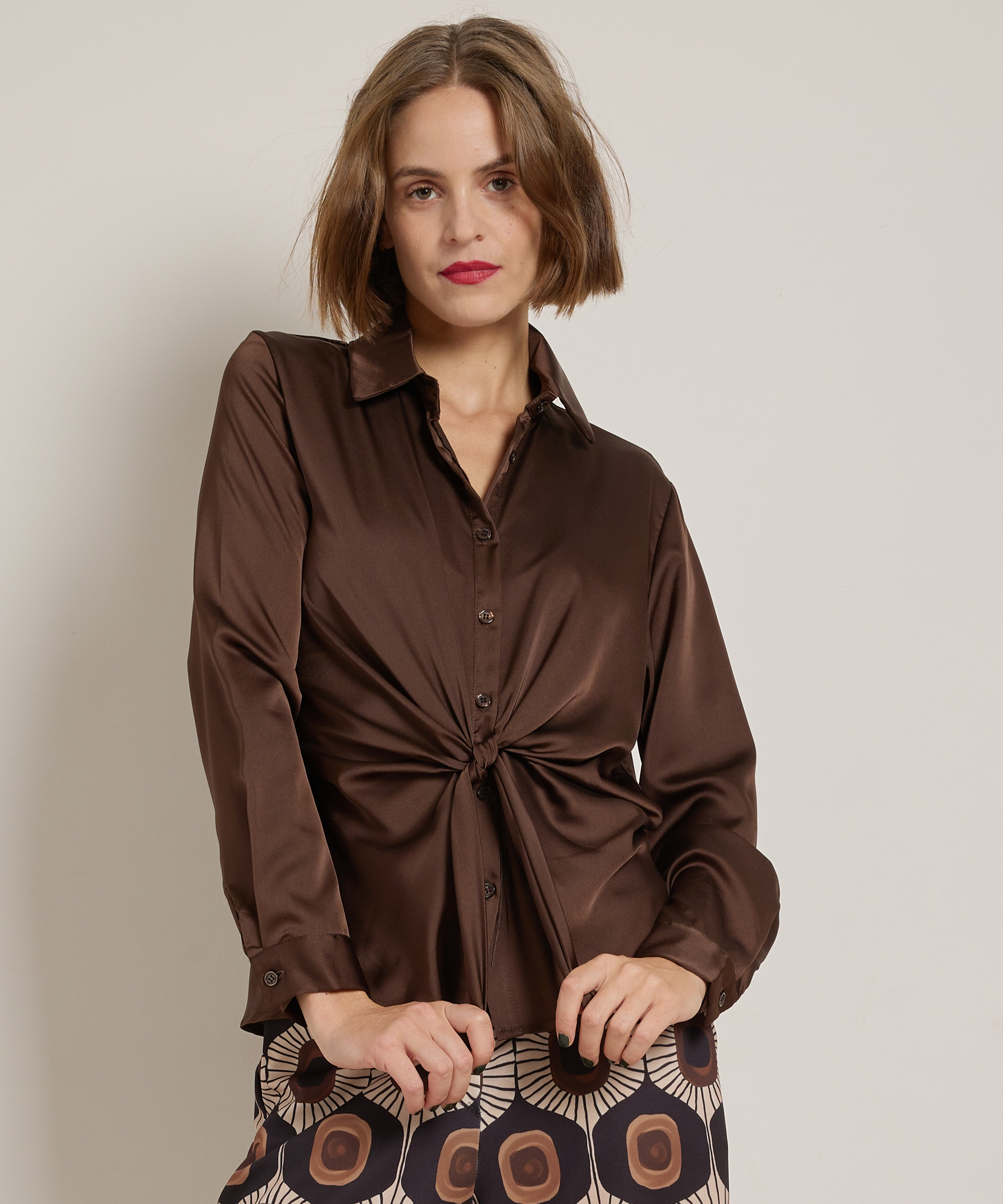 blouse met knoopdetail
