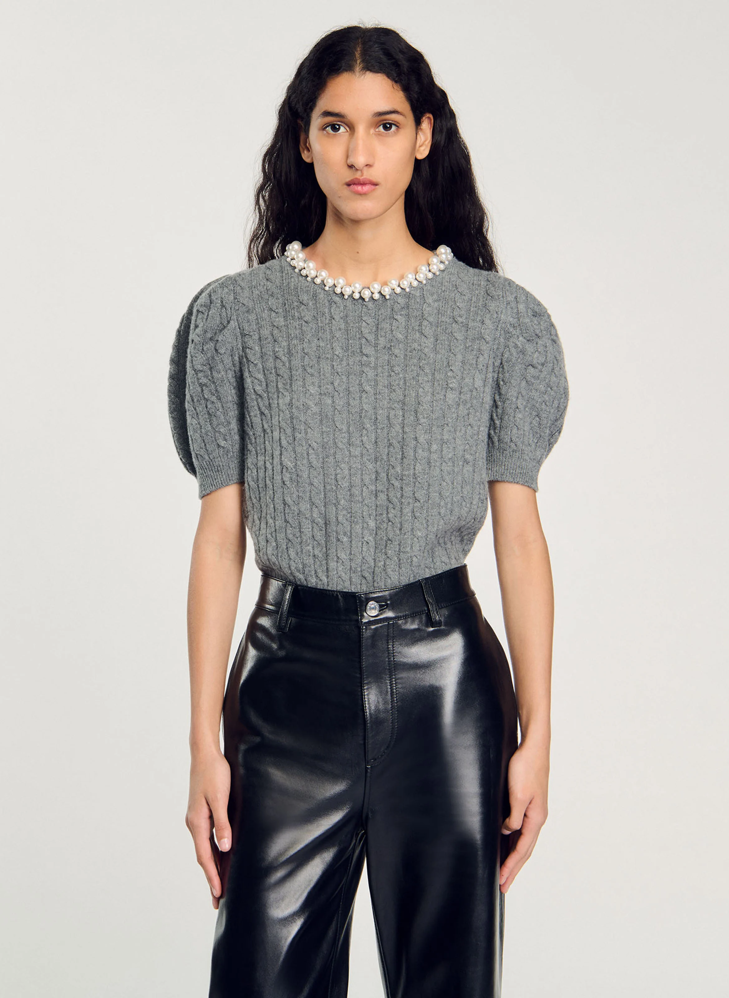 Pull court à encolure ronde en laine mélangée | Gris
