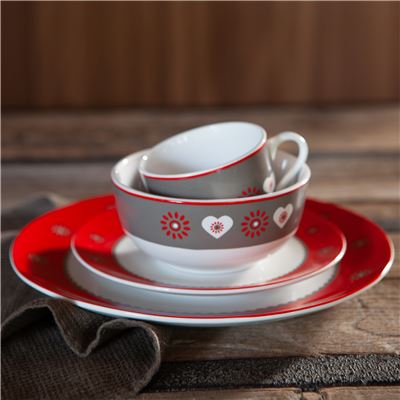 Vaisselle motif cœur et chalet - set de 4 pièces