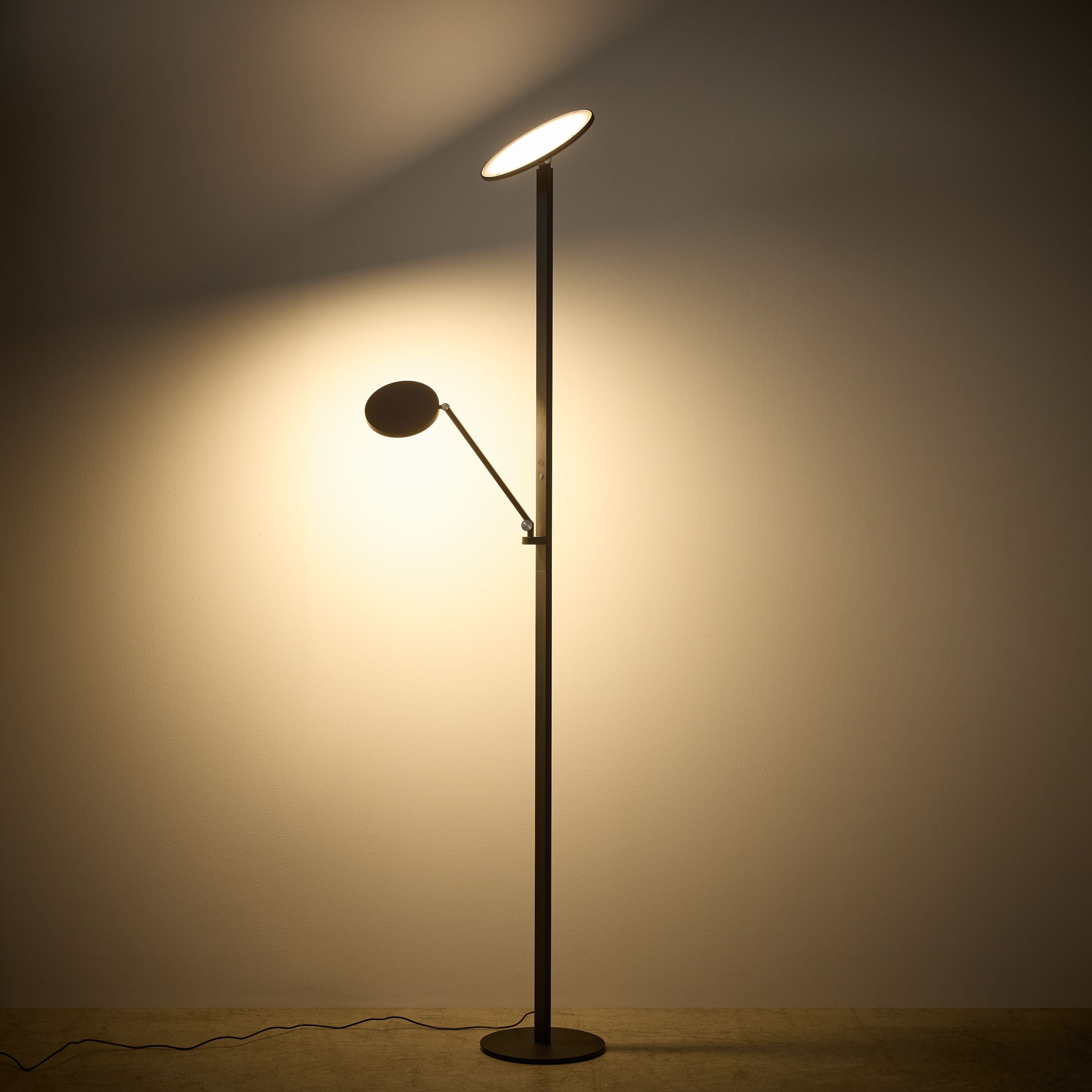 CERVINIA Stehleuchte - Schwarz / H: 179.8 cm x D: 25.0 cm