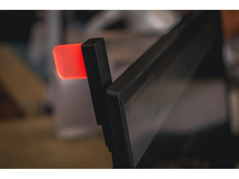 Luxafor Flag mit 0.5 m USB-C Kabel, Schwarz Luxafor Flag – USB-LED-Verfügbarkeitsanzeige zur Vermeidung von Ablenkungen