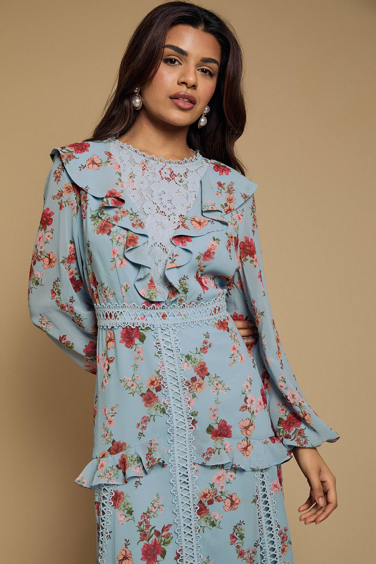 Oasis Robe Midi En Mousseline Imprimée Avec Détails De Dentelle Et Volants Pour Petite Taille