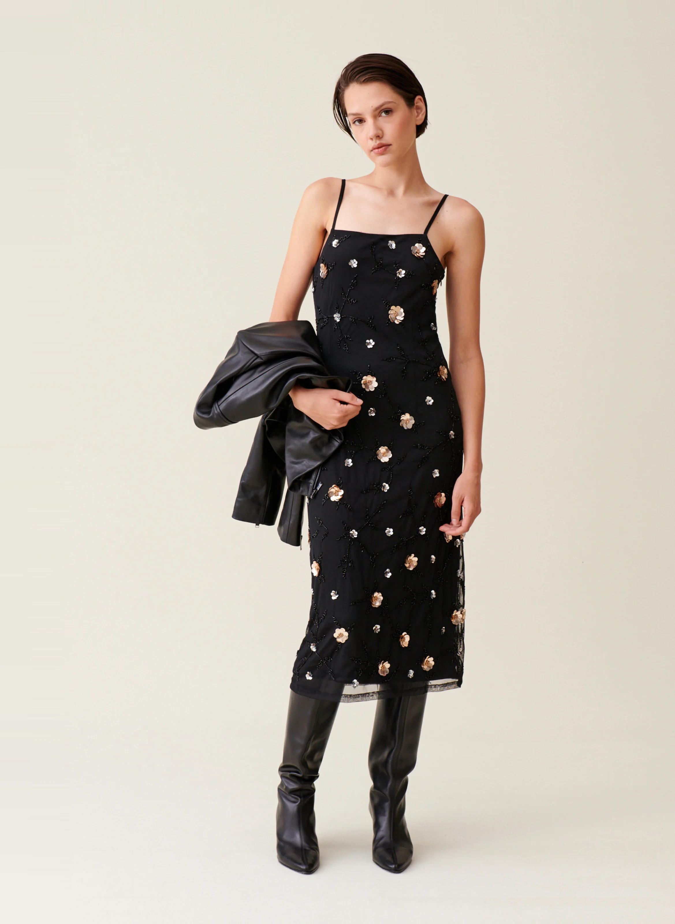 Robe midi brodée | Noir