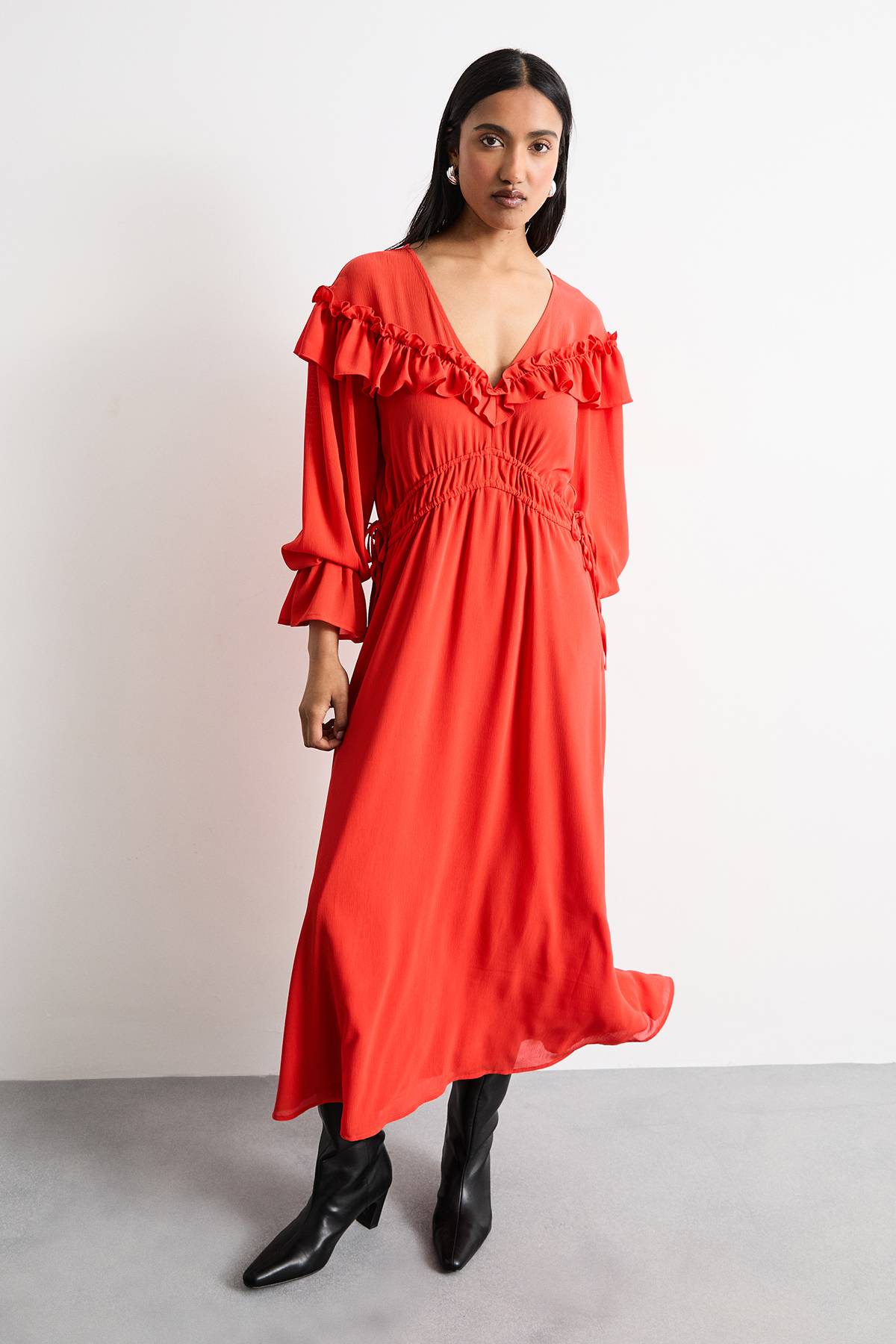 Warehouse Robe Maxi Bohème à Col V avec Détail d'Épaules Froncées