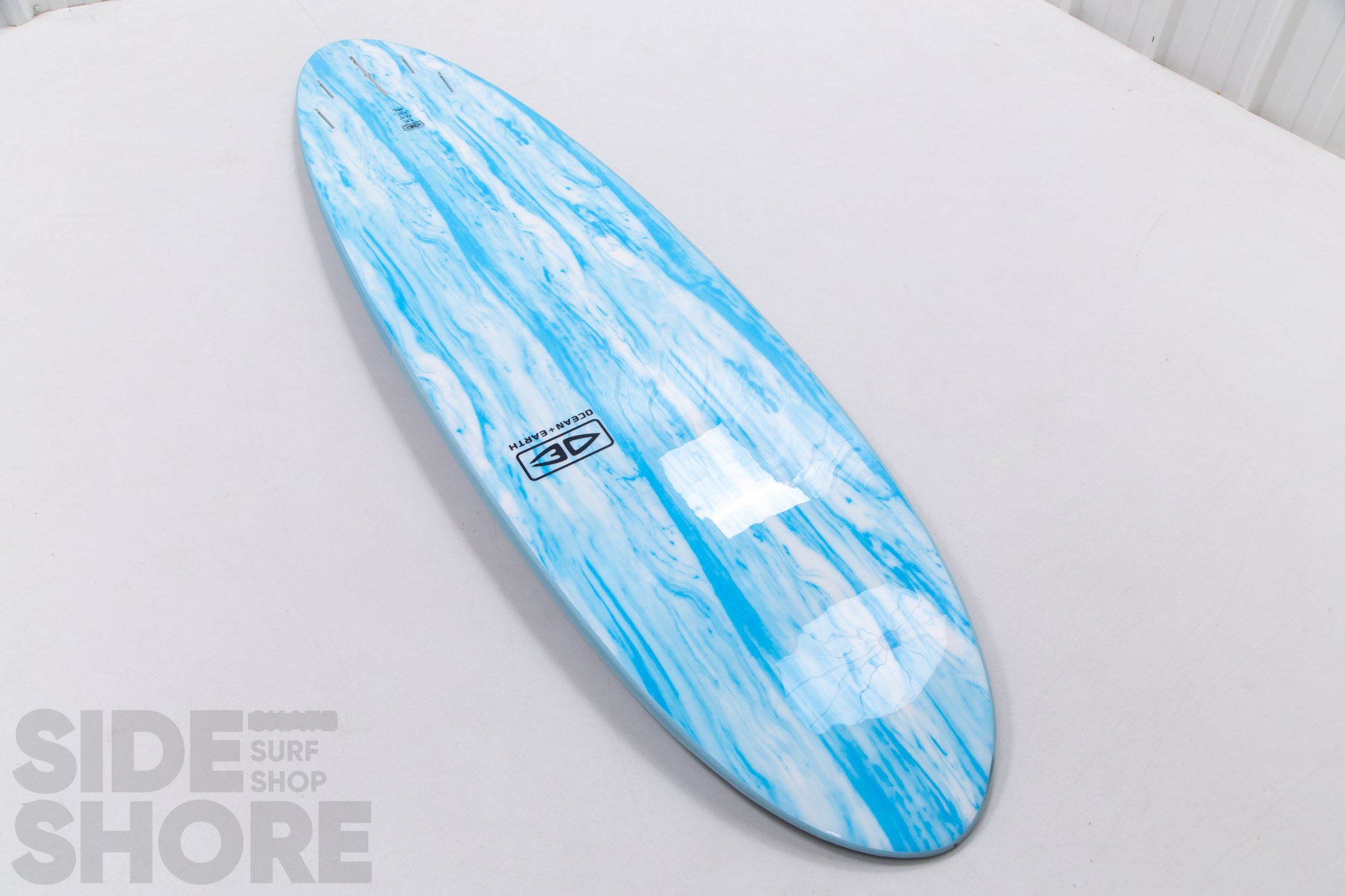 Ocean and earth Happy Hour 7'0