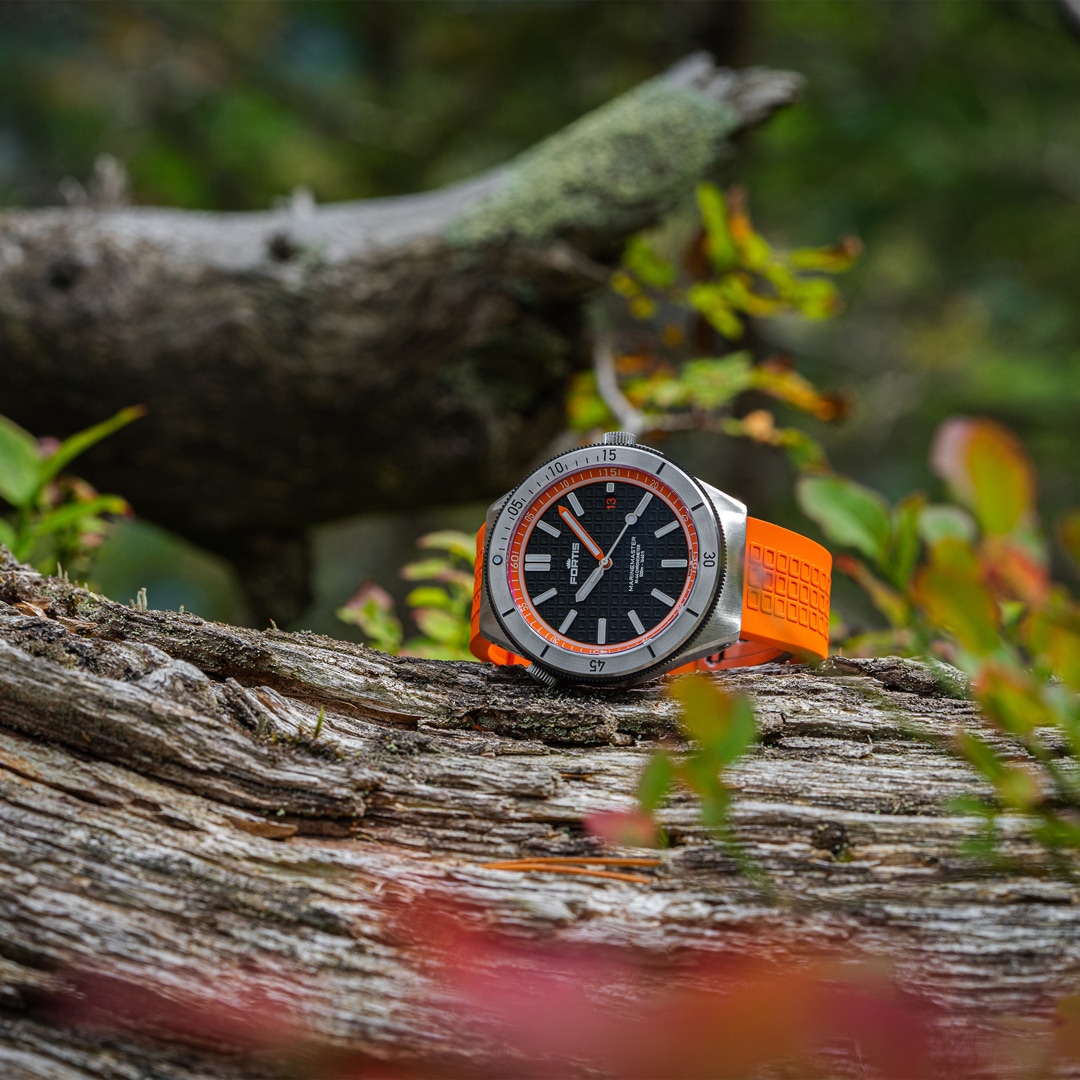 Fortis Marinemaster M-44 Chronometer Amber Orange Horizon Strap