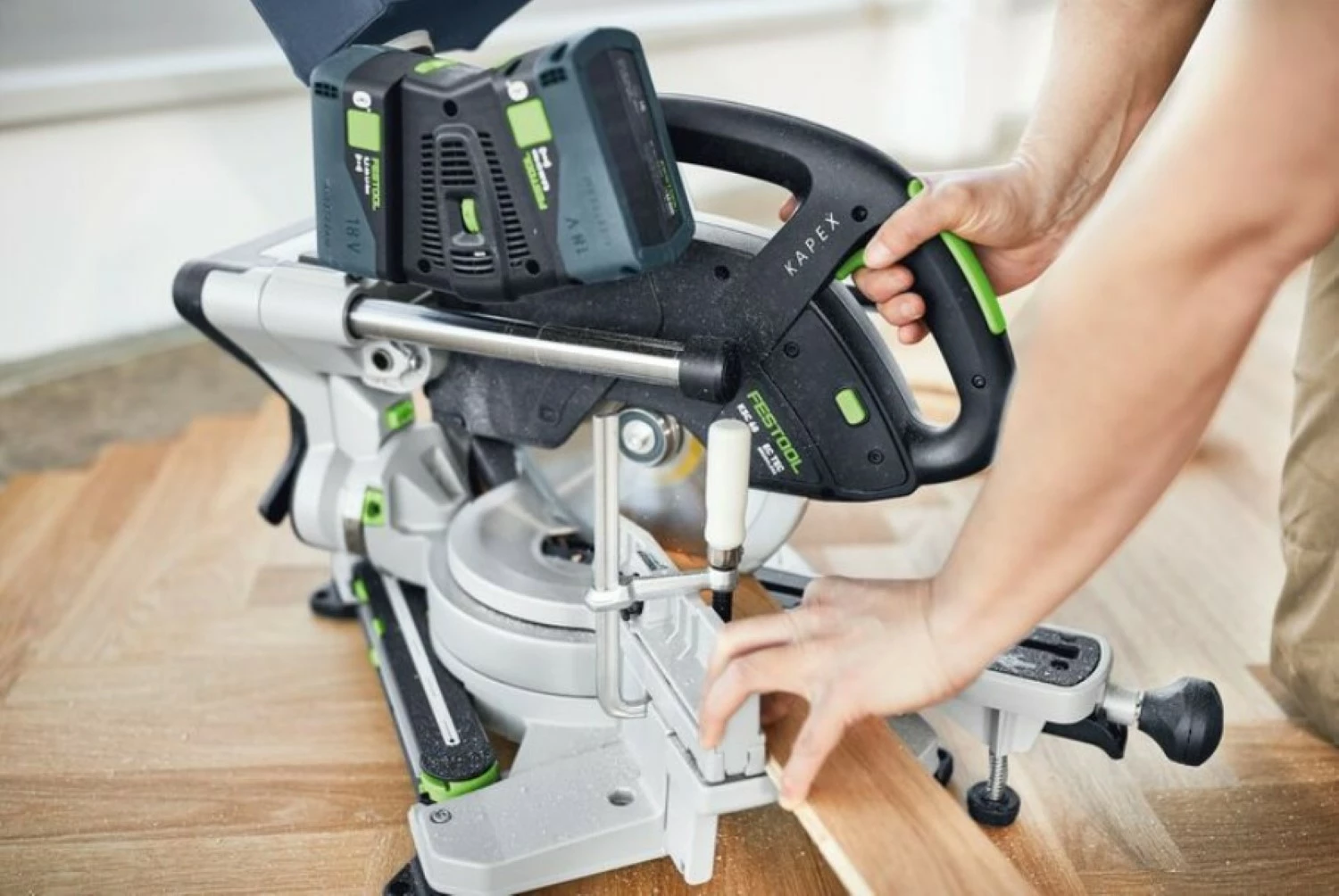 Festool KSC 60 EB 5,0 I-UG-Set KAPEX 2x18V Accu-afkortzaag set (2x 5.0Ah accu) met onderstel
