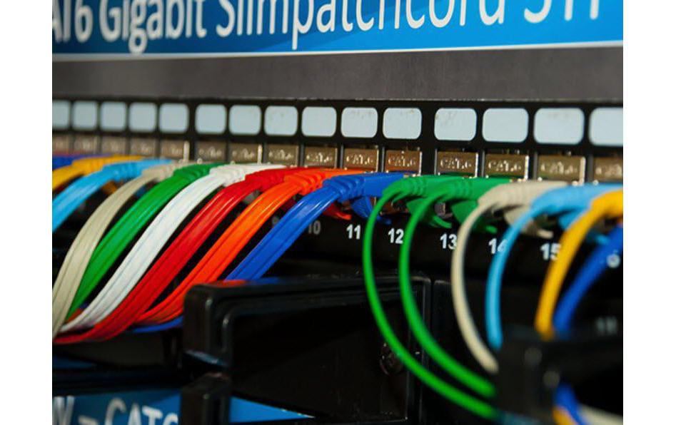 Slimpatchkabel RJ-45 - RJ-45, Cat 6, U/FTP, 0.5 m, GrauGeschirmtes Cat 6 Twisted-Pair-Kabel (U/FTP) mit Klinkenschutz