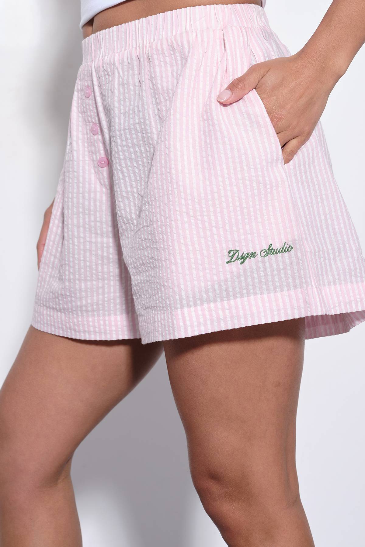 Short Rayé À Boutonnage Henley Brodé Dsgn Studio
