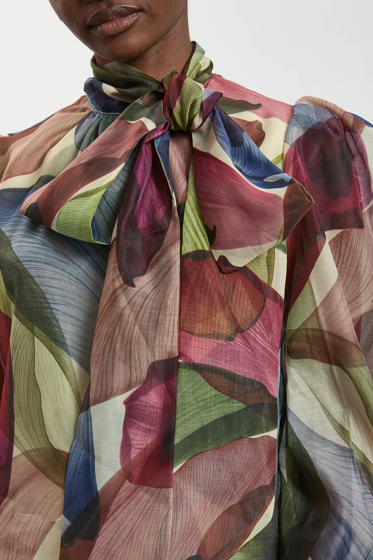 KarenMillen Chemisier En Organza À Imprimé Pétales Avec Lavallière