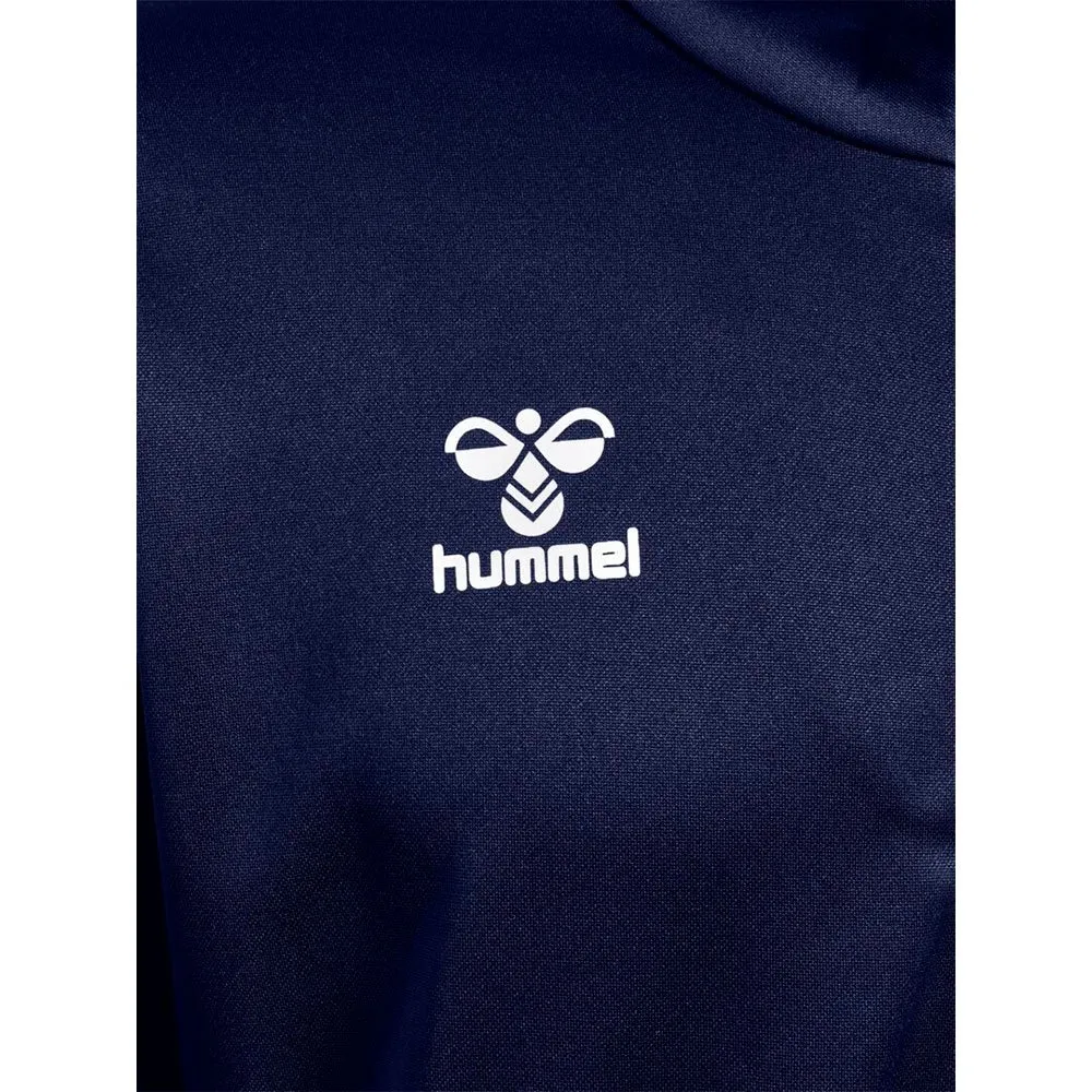 Conjunto esportivo com o logotipo da Hummel