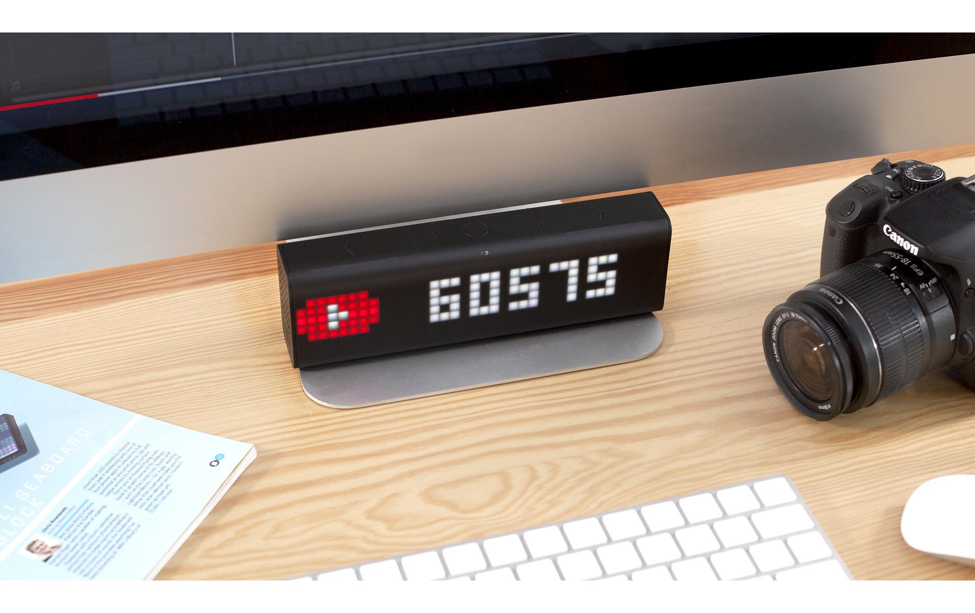 Smart-Display LaMetric Time<br>LaMetric TIME Tischuhr für Smart Home