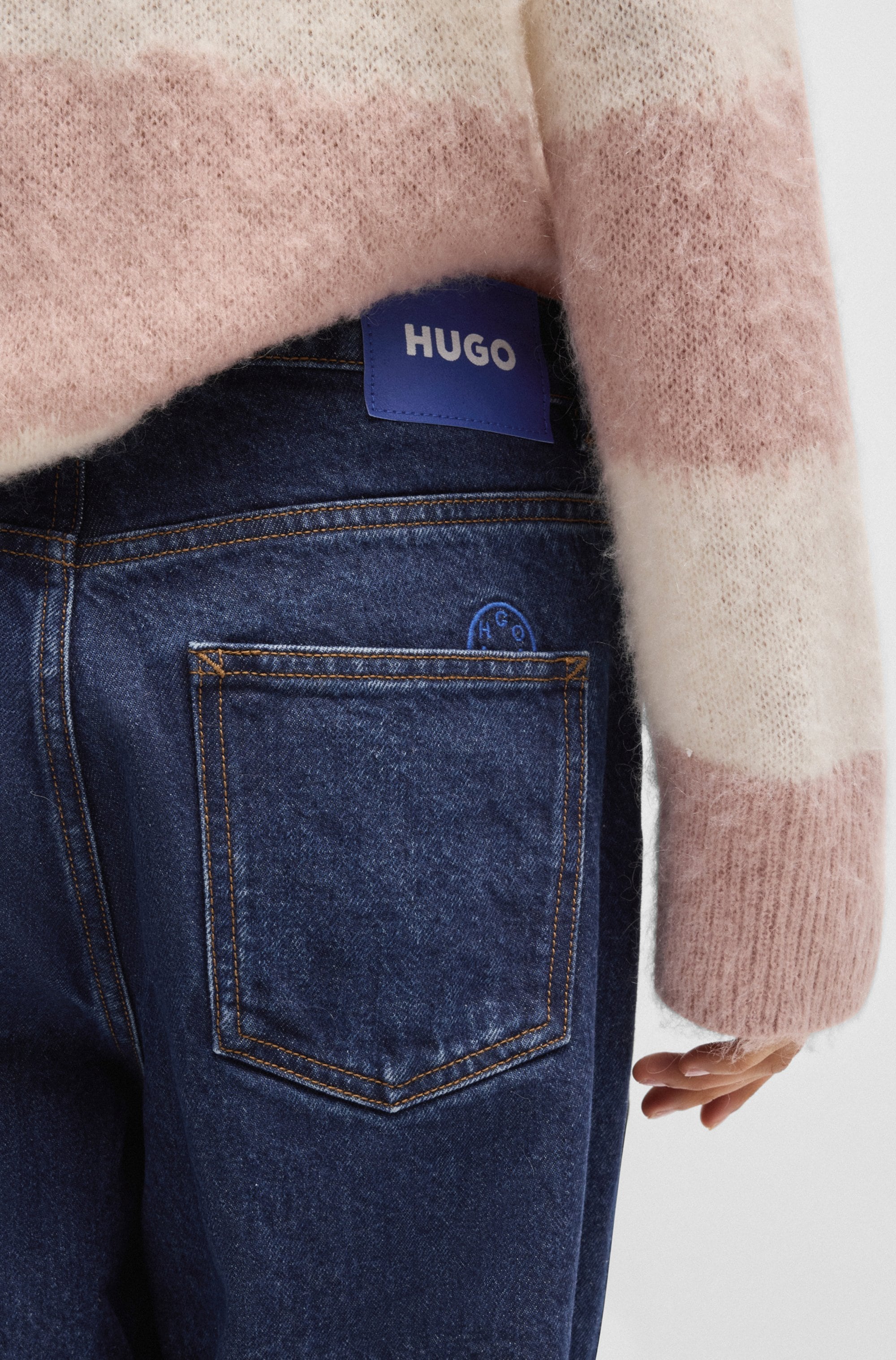 HUGO Blue Relax-fit-Jeans »Leni« mit charakteristischer Stickerei