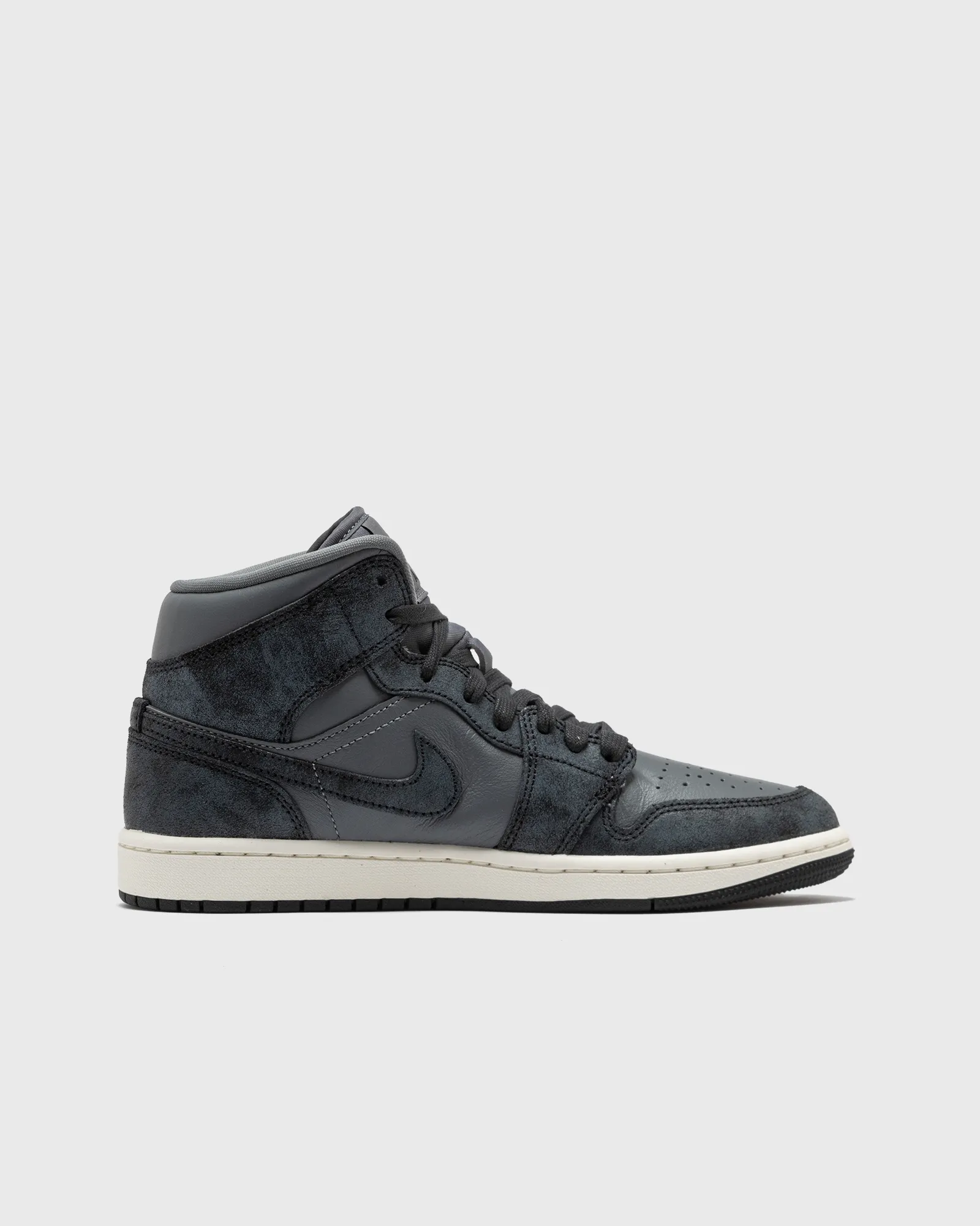 Jordan WMNS AIR JORDAN 1 MID SE