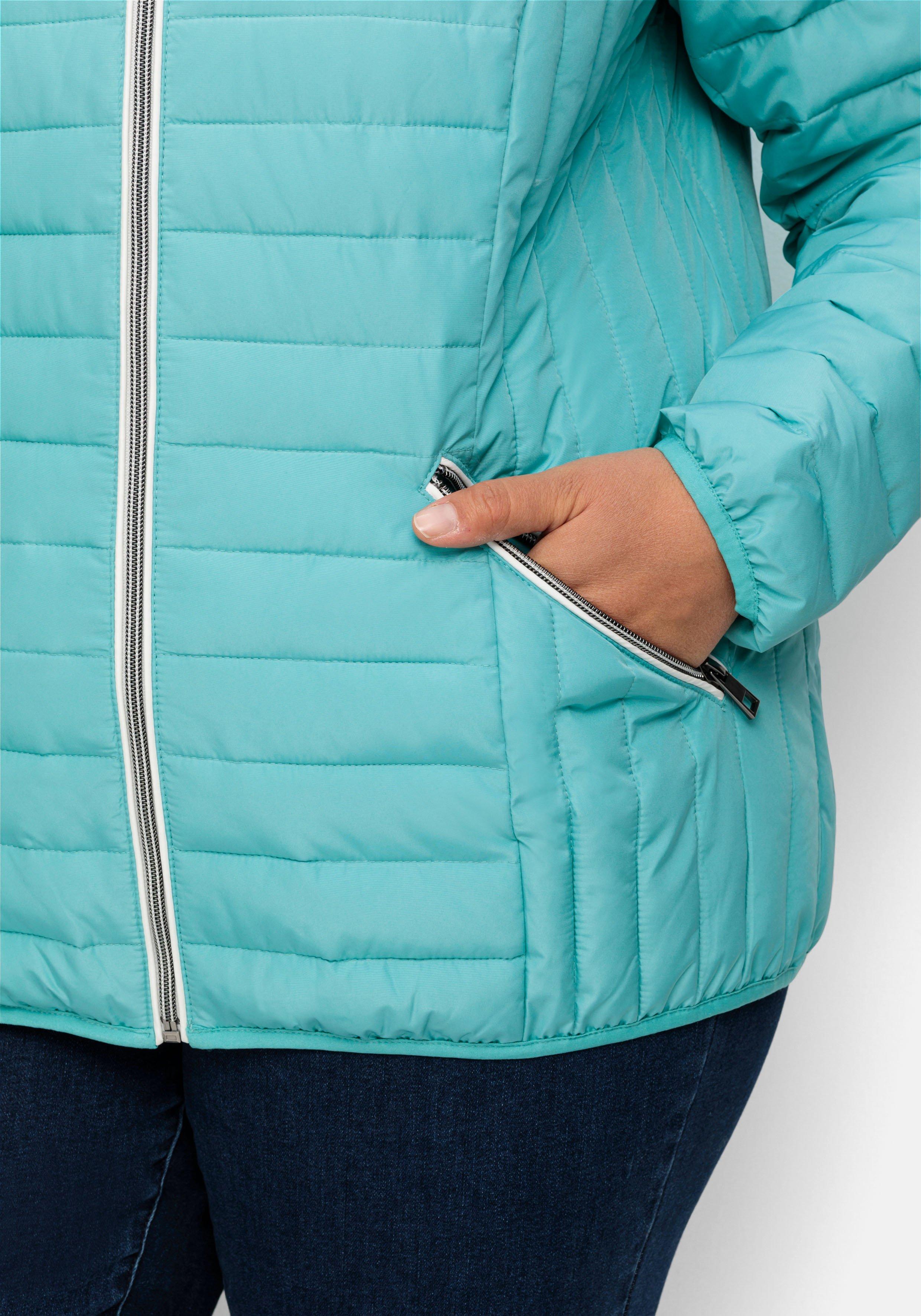 Leichte Steppjacke mit abnehmbarer Kapuze