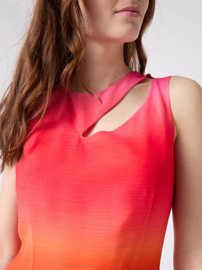 Robe droite sans manches