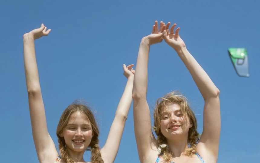 Komorkowe - Set: Bloemenbikinitop + Broekje + Bedekkende Rok