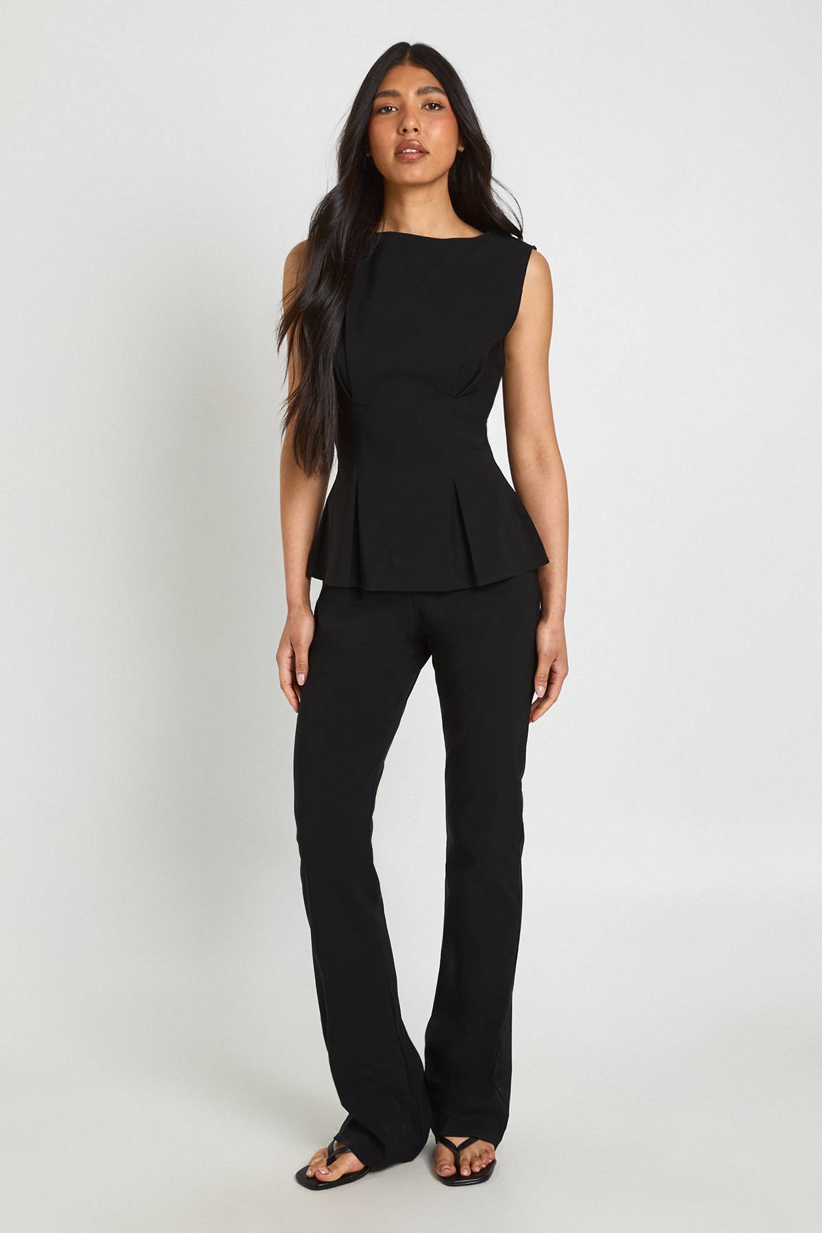 boohoo Haut Sans Manches En Bengaline Avec Taille Cintrée Pour Grande Taille
