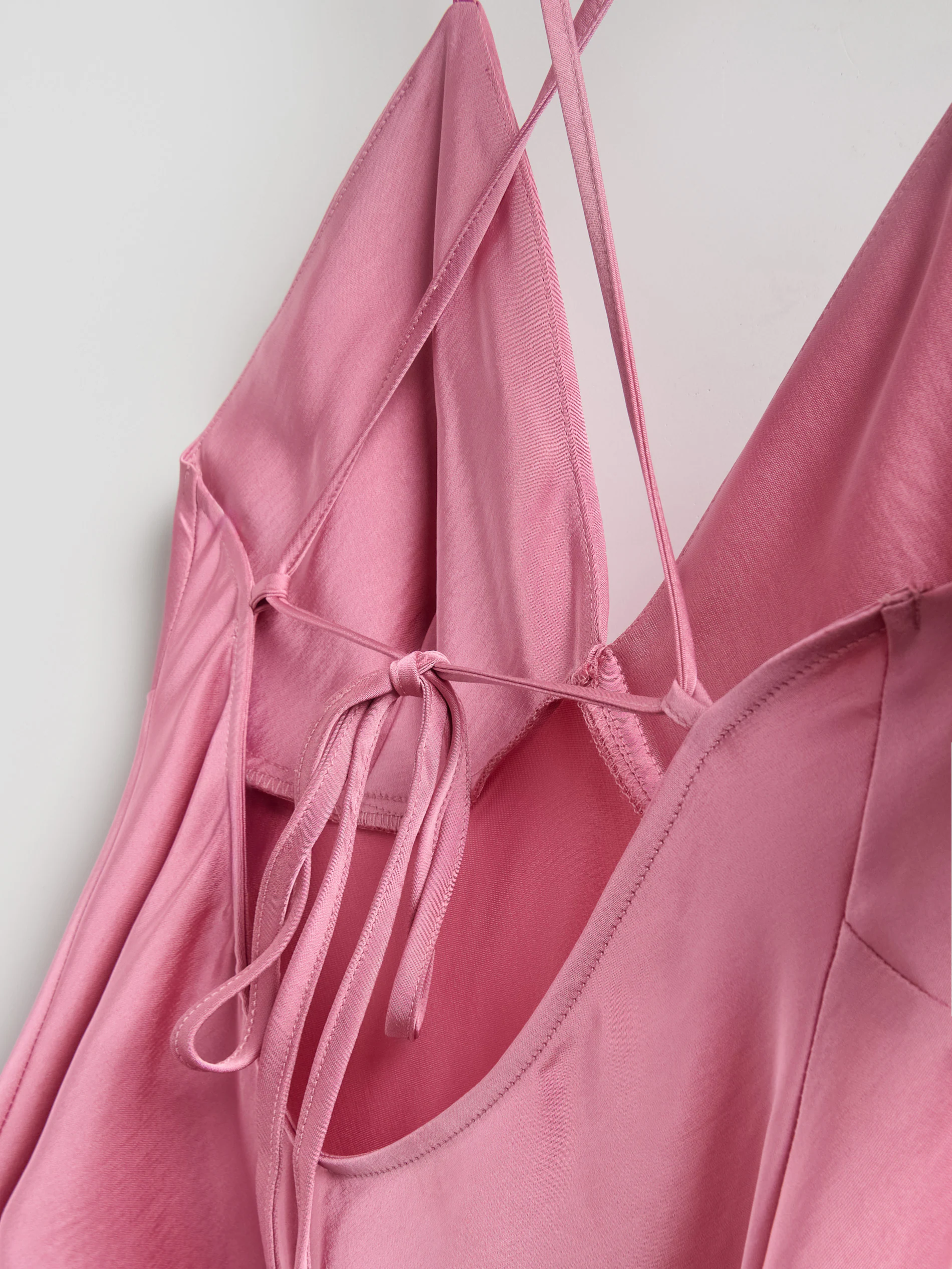 Kleid mit Schal