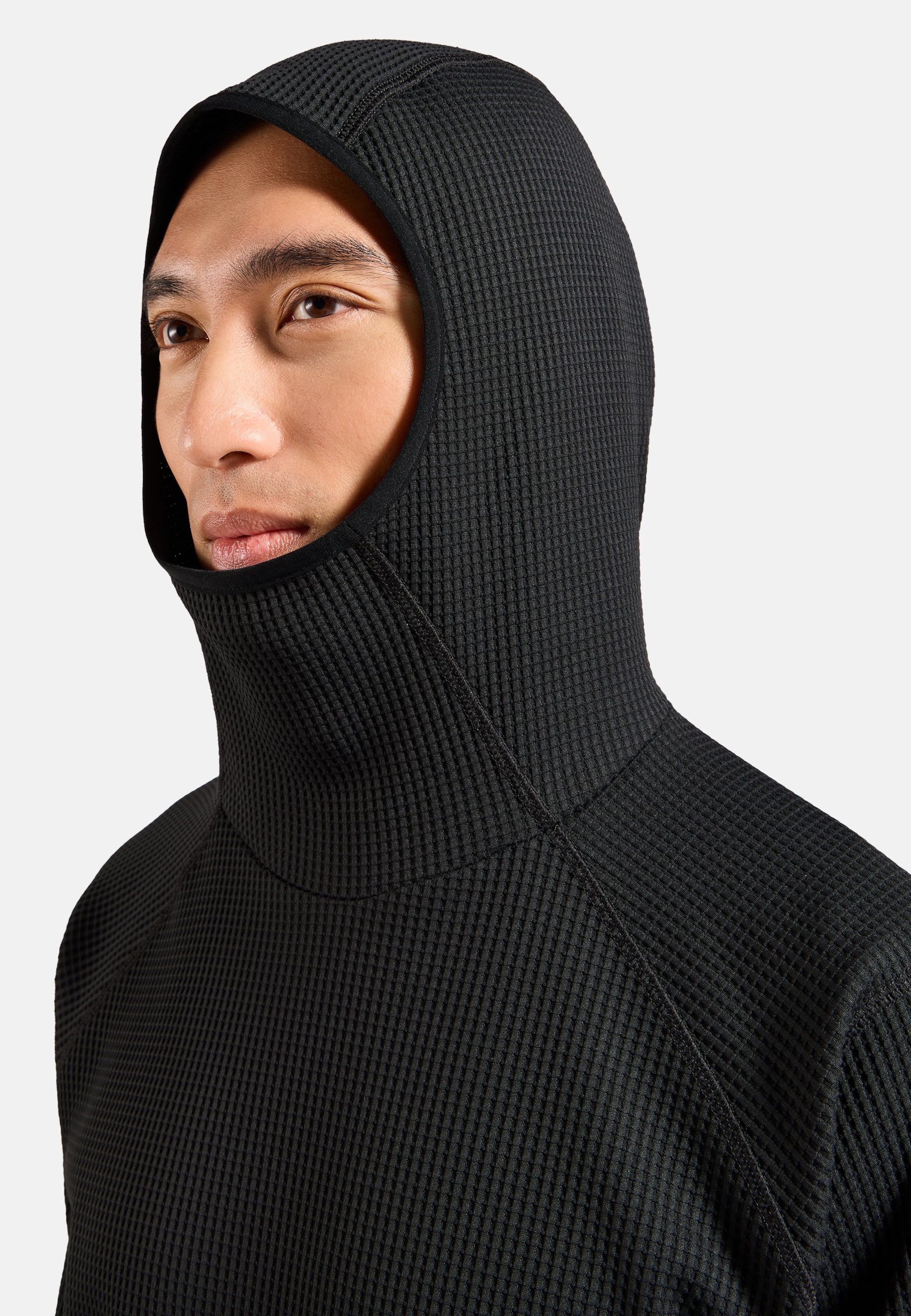 Cubic Multisport Mid Layer mit Kapuze in black