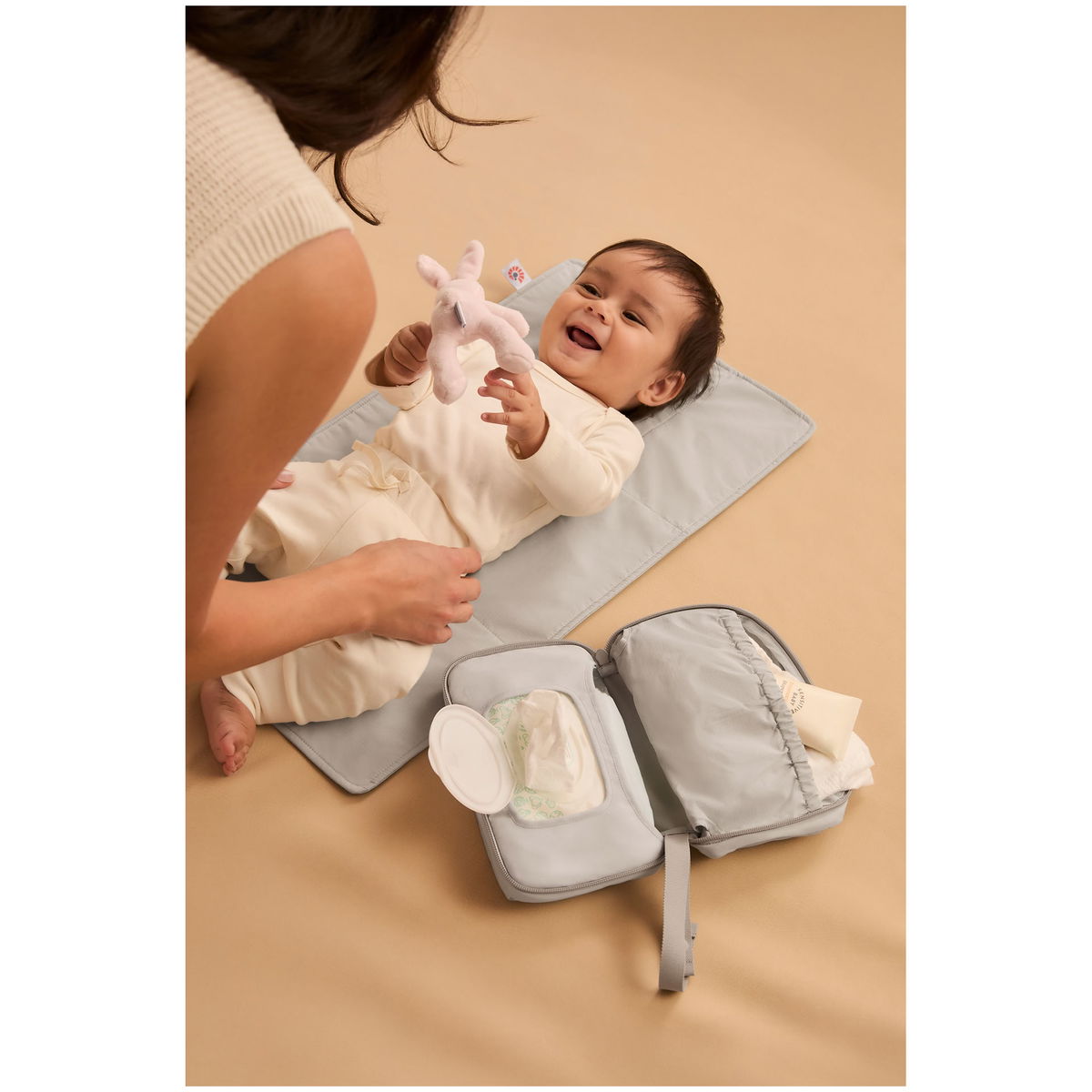 ergobabyergobaby   tragbare Wickelunterlage