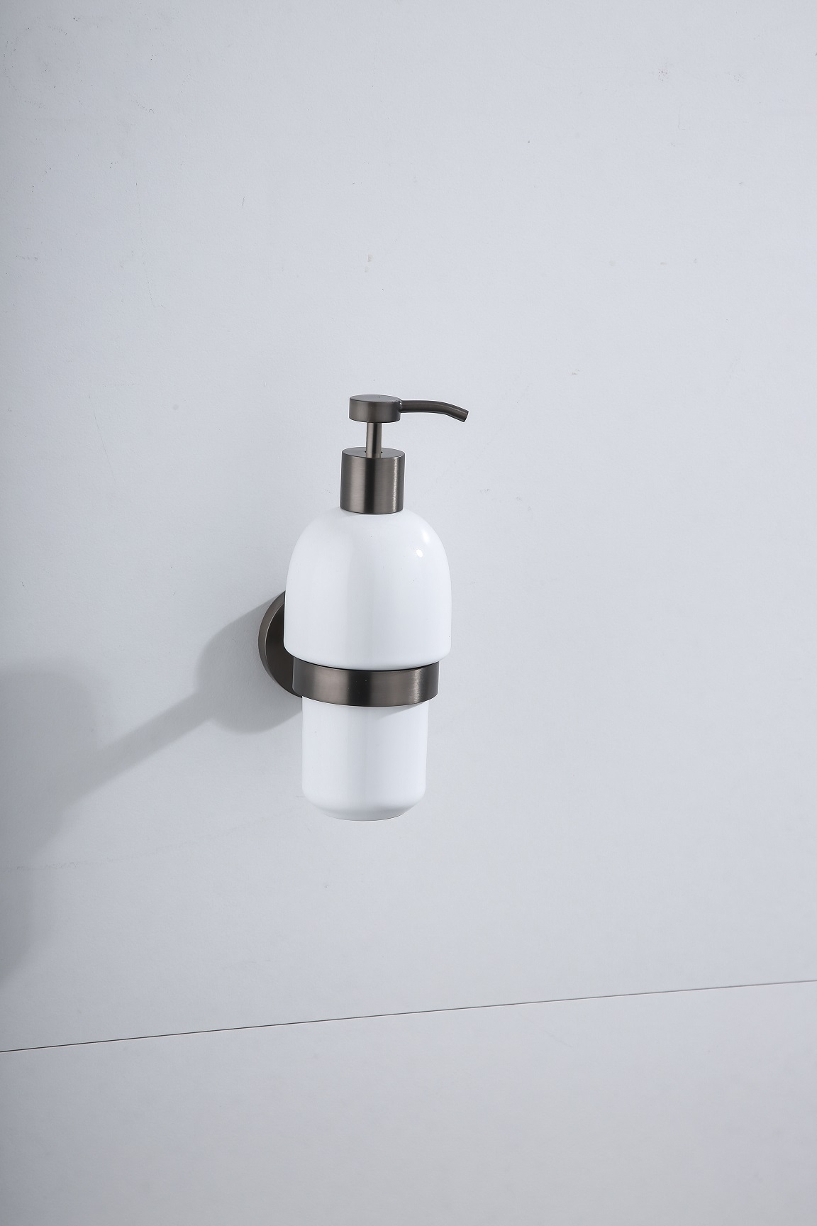 Saniclear Iron zeepdispenser verouderd ijzer - gunmetal
