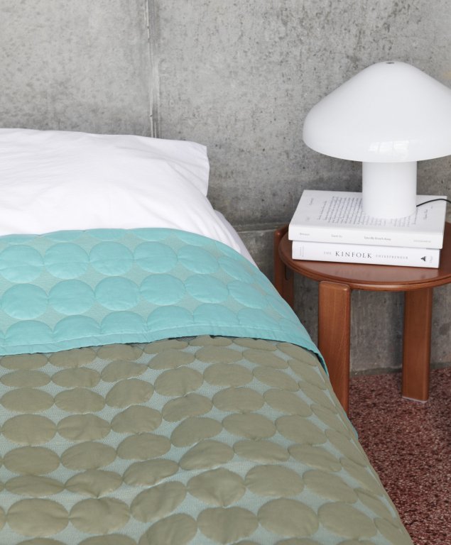 Hay Mega dot bedsprei 235x245 light blue