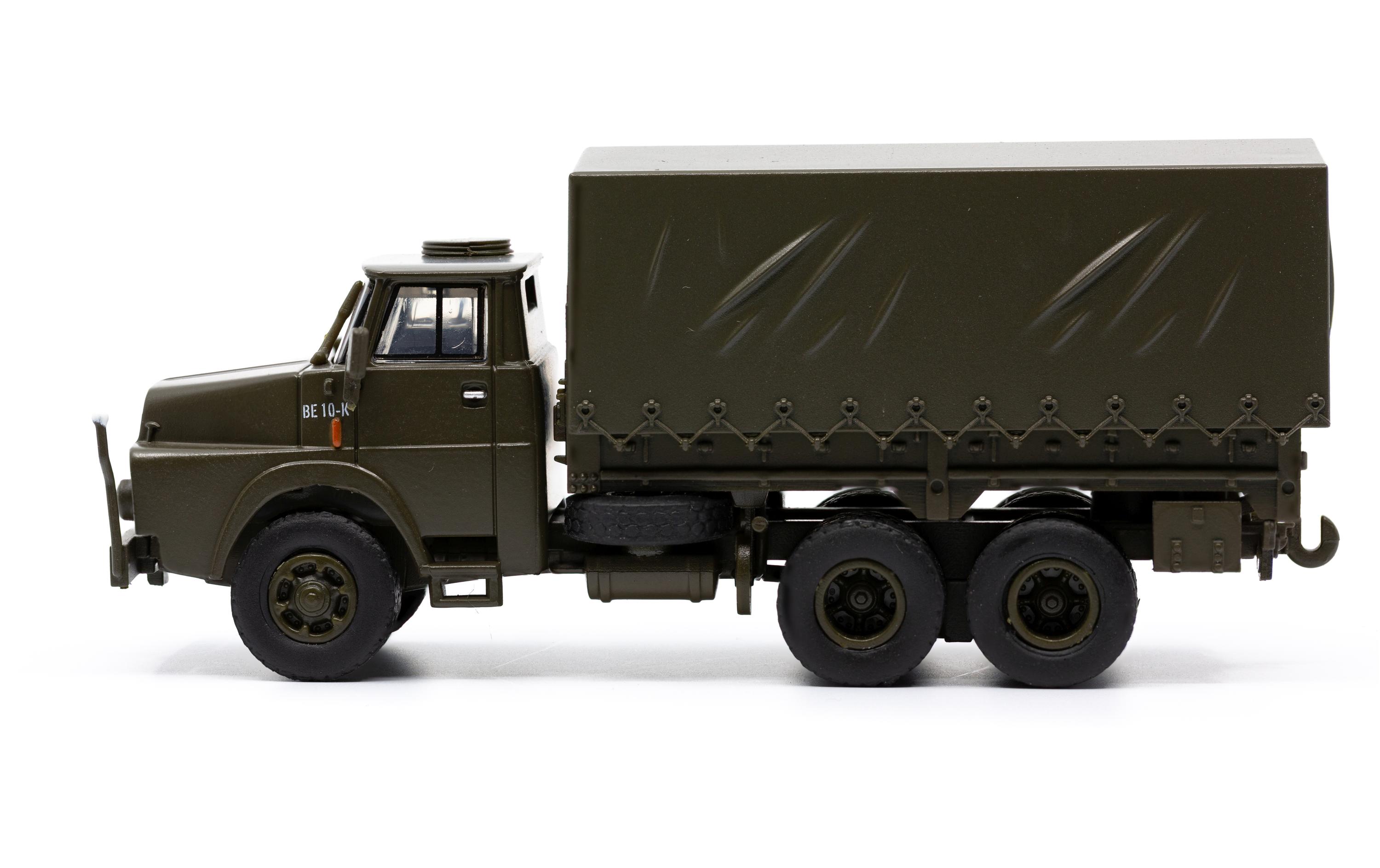 LKW Henschel HS 3-14 6 x 6 Plane geschlossen 1:87H0 Lastwagen Militärmodell