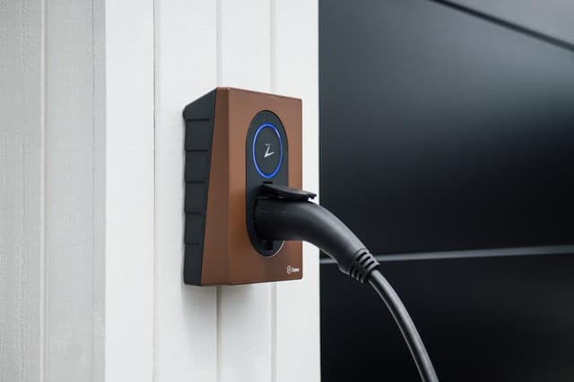 Zaptec Go elbiloplader 900-00111 (træbrun)
