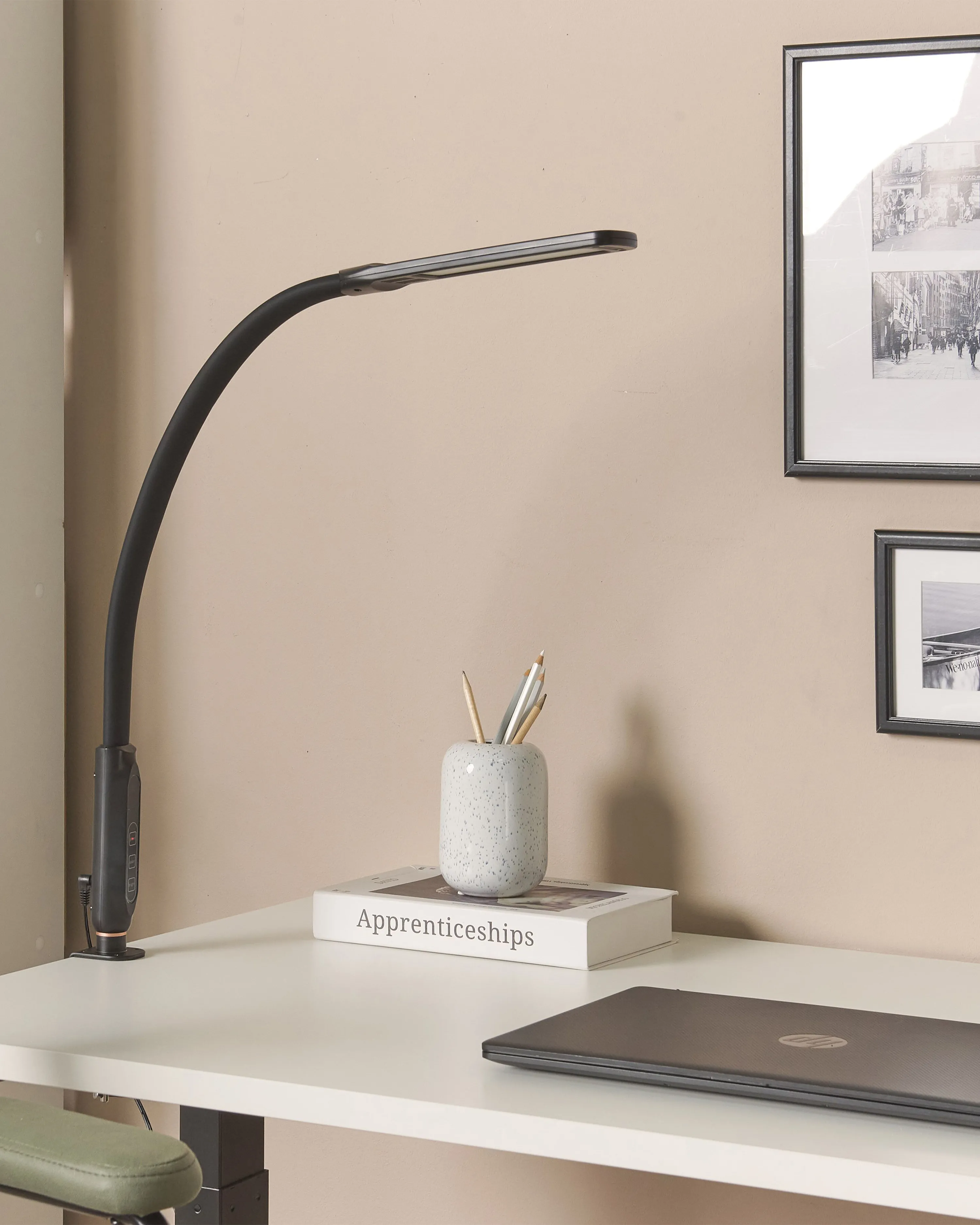 Multifunctionele LED vloer- en plafondlamp APUS met afstandsbediening met dimmer Metaal Zwart