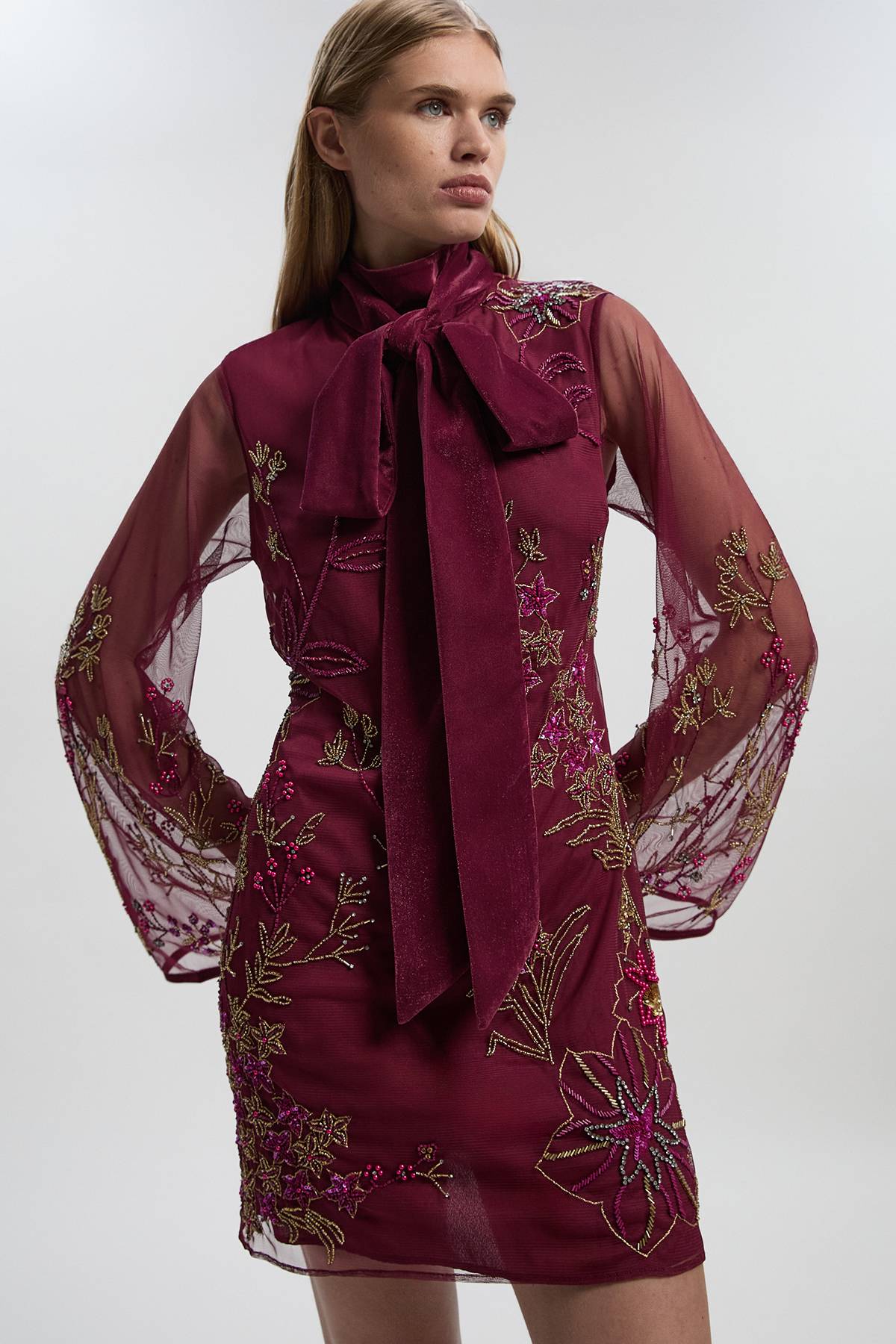 KarenMillen Robe Mini en Organdi Tissé Ornée d'Appliqués Floraux