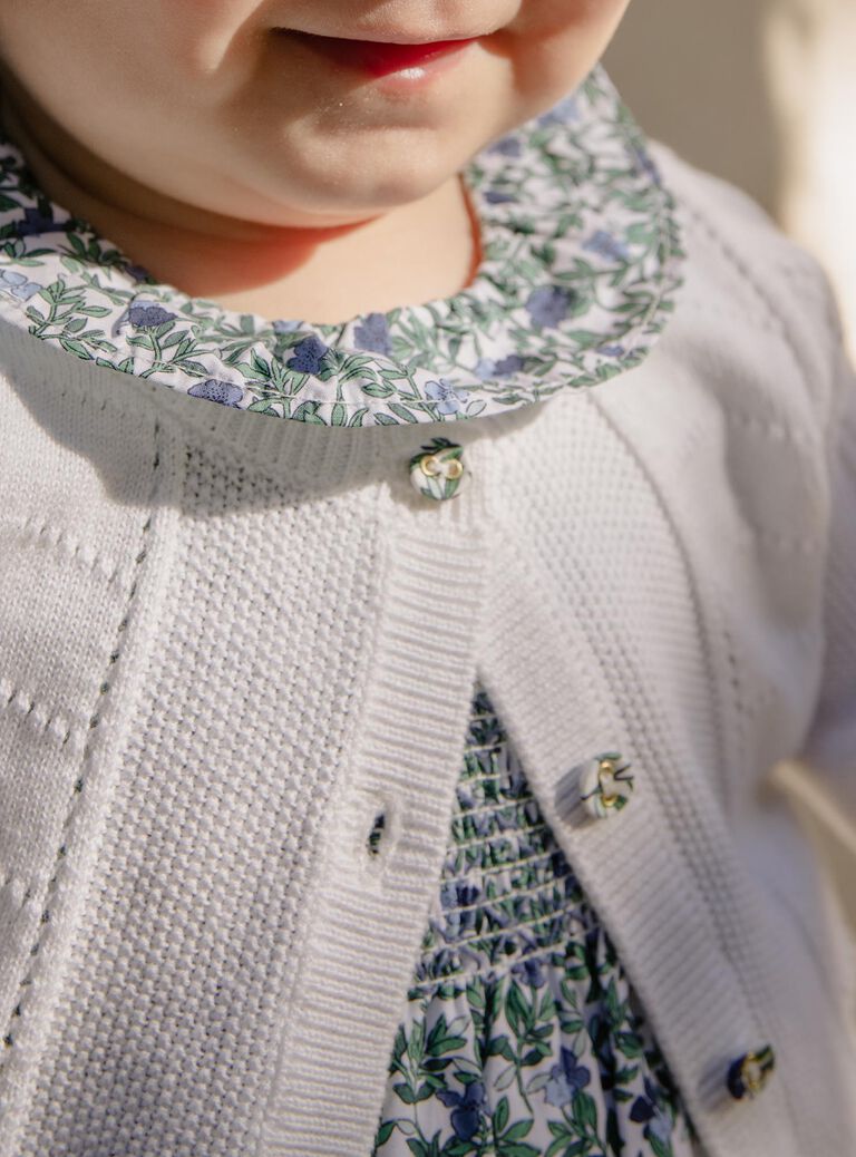 Gilet écru en tricot ajourés
