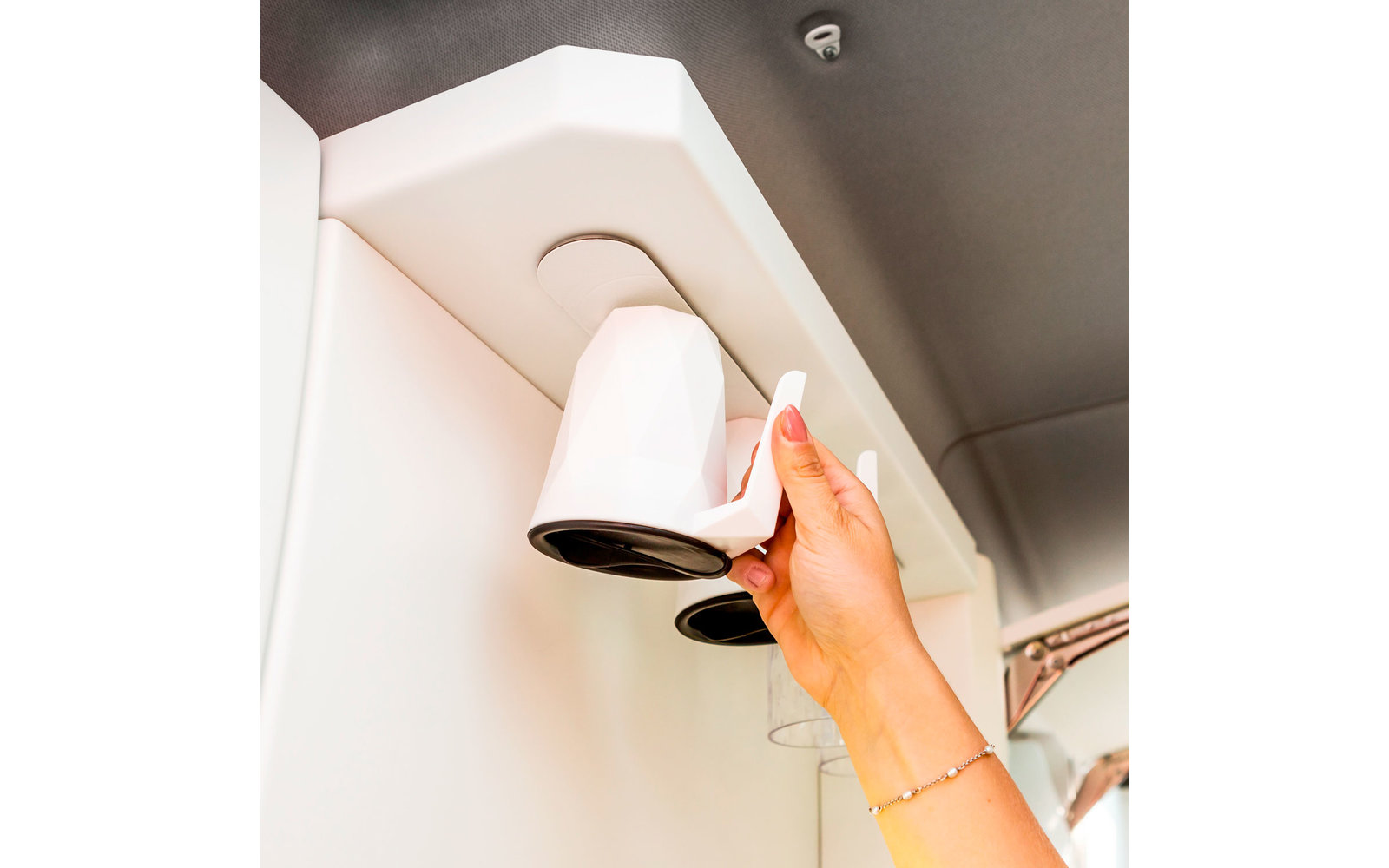 silwy® Magnet-Coffeecup Tasse mit Deckel inkl. Metall Nano Gel Pad (300 ml)