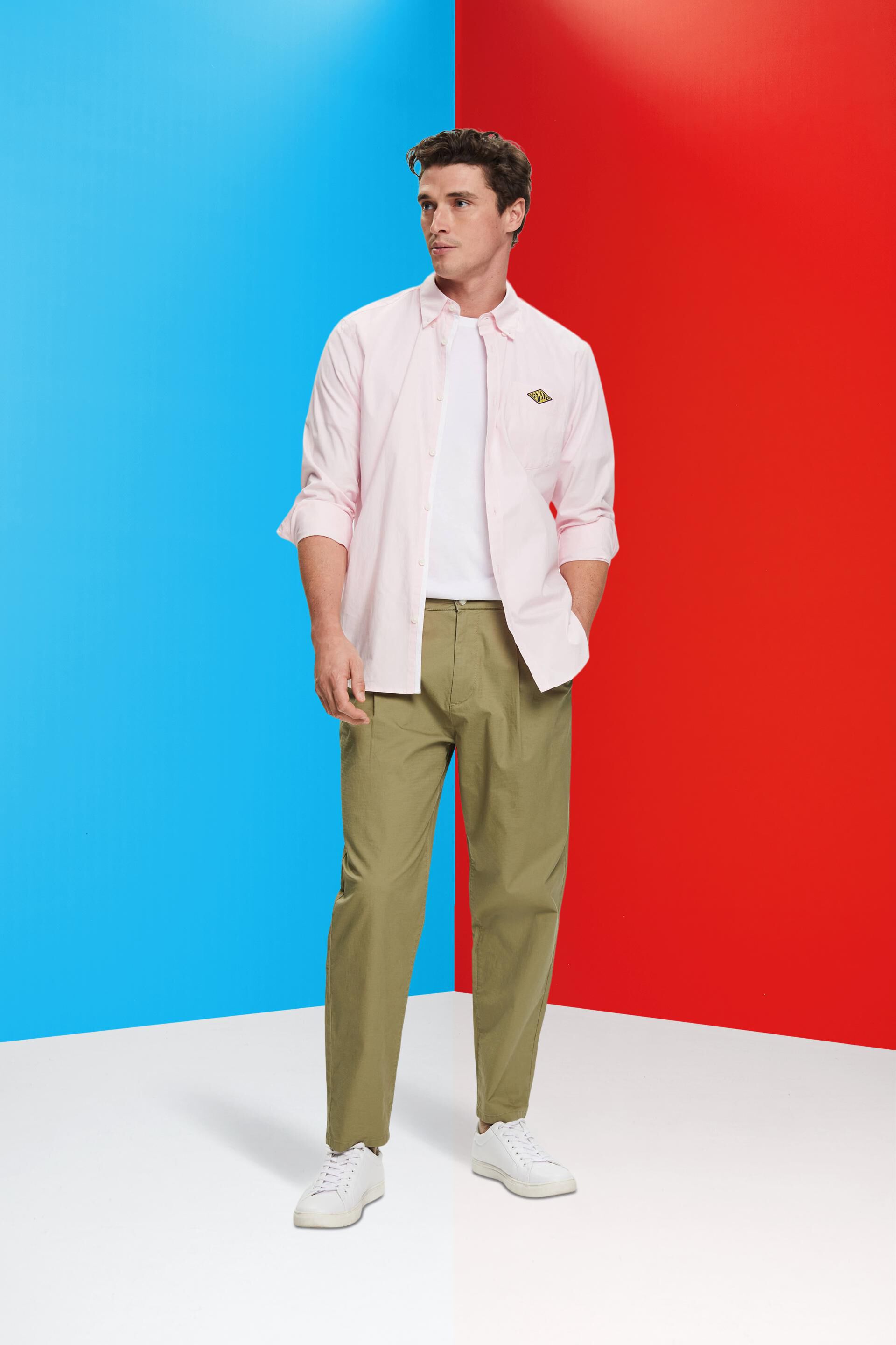 Chemise en coton dotée d'un col à pointes boutonnées