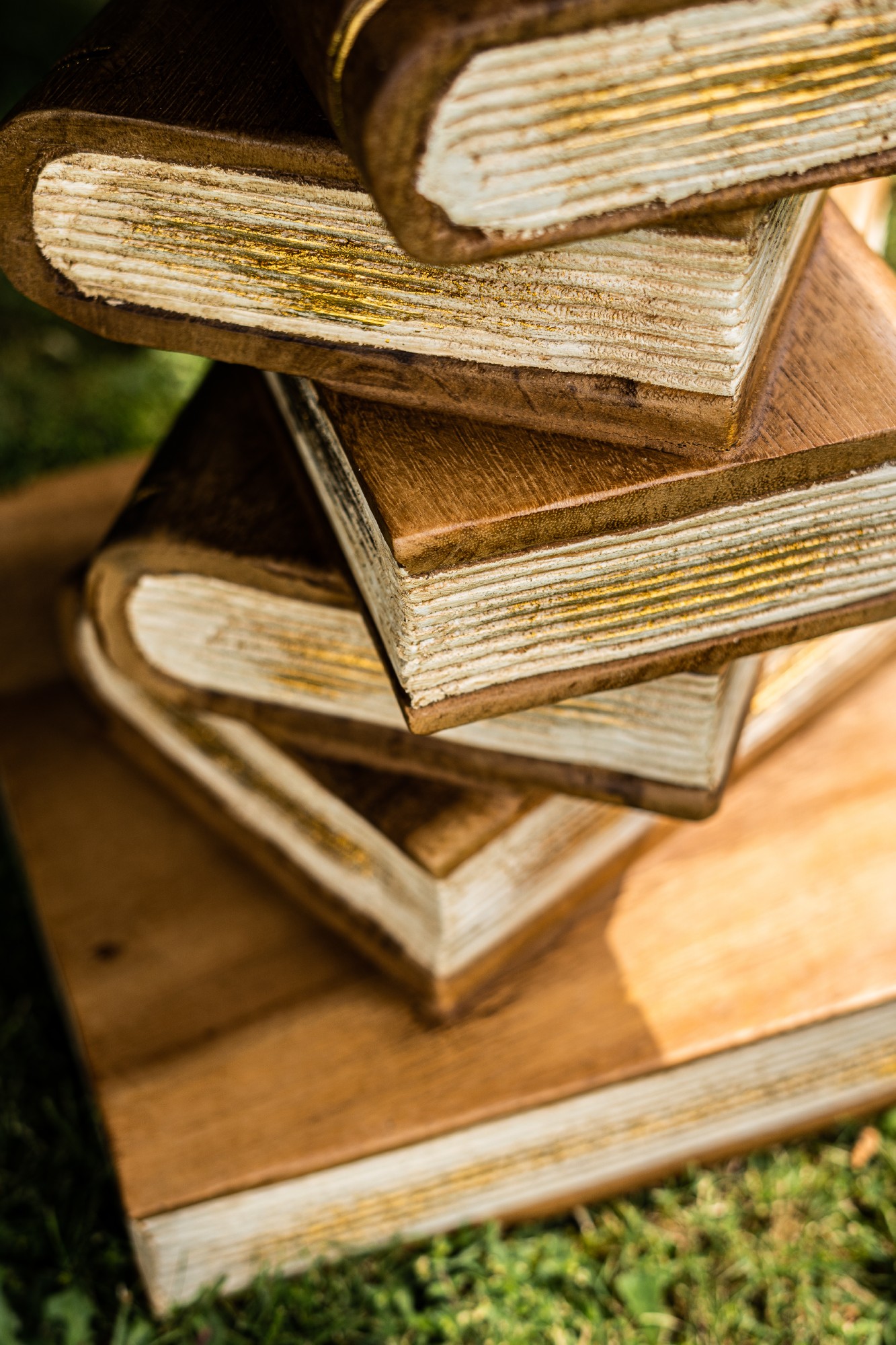 Bücherstapel, natur, T 35 cm, B 35 cm, H 38 cm von fischer's lagerhaus