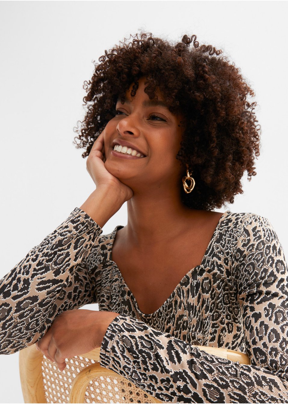 T-shirt jacquard avec décolleté cœur