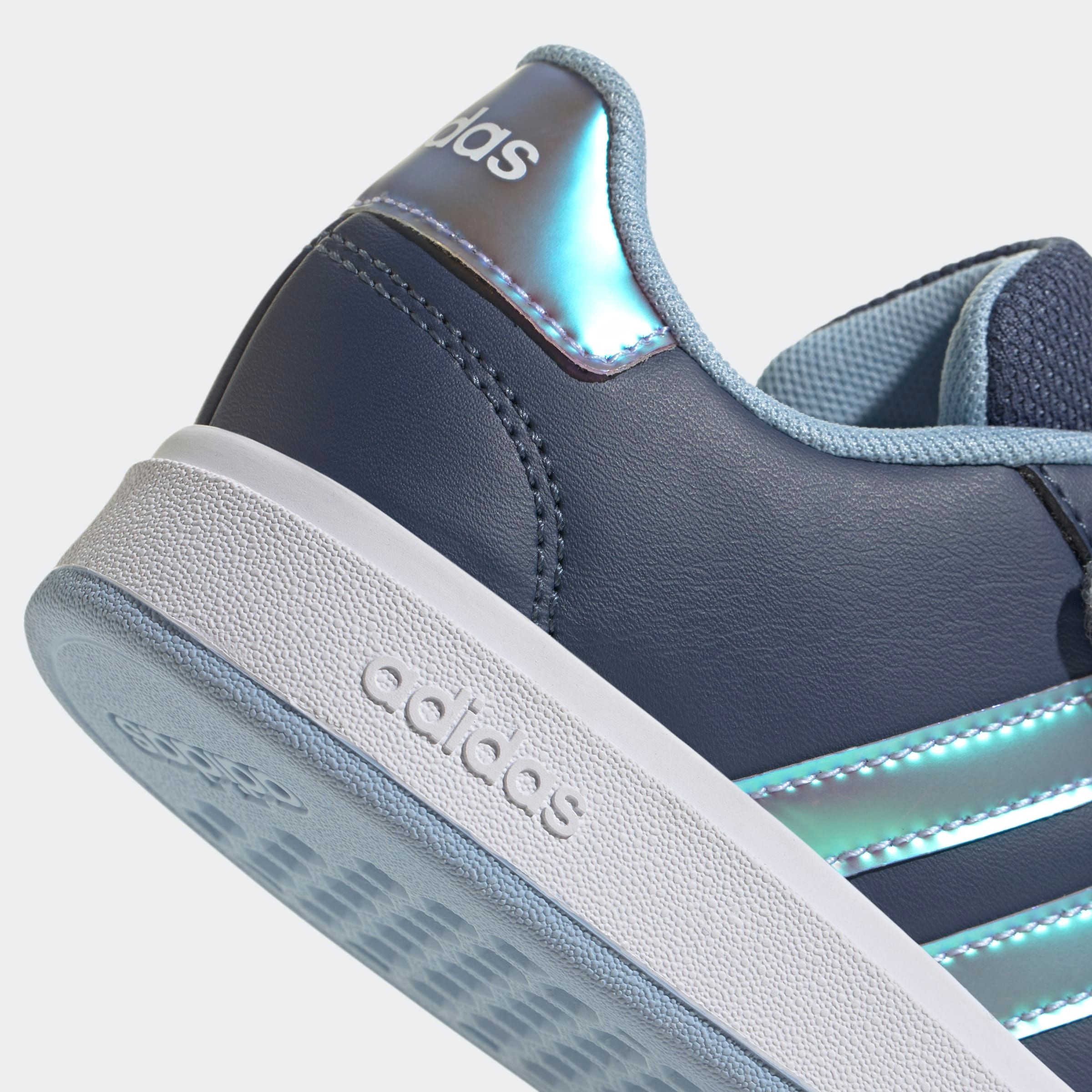 adidas Sportswear Klettschuh »GRAND COURT 2.0 KIDS«  Design auf den Spuren des adidas Superstar